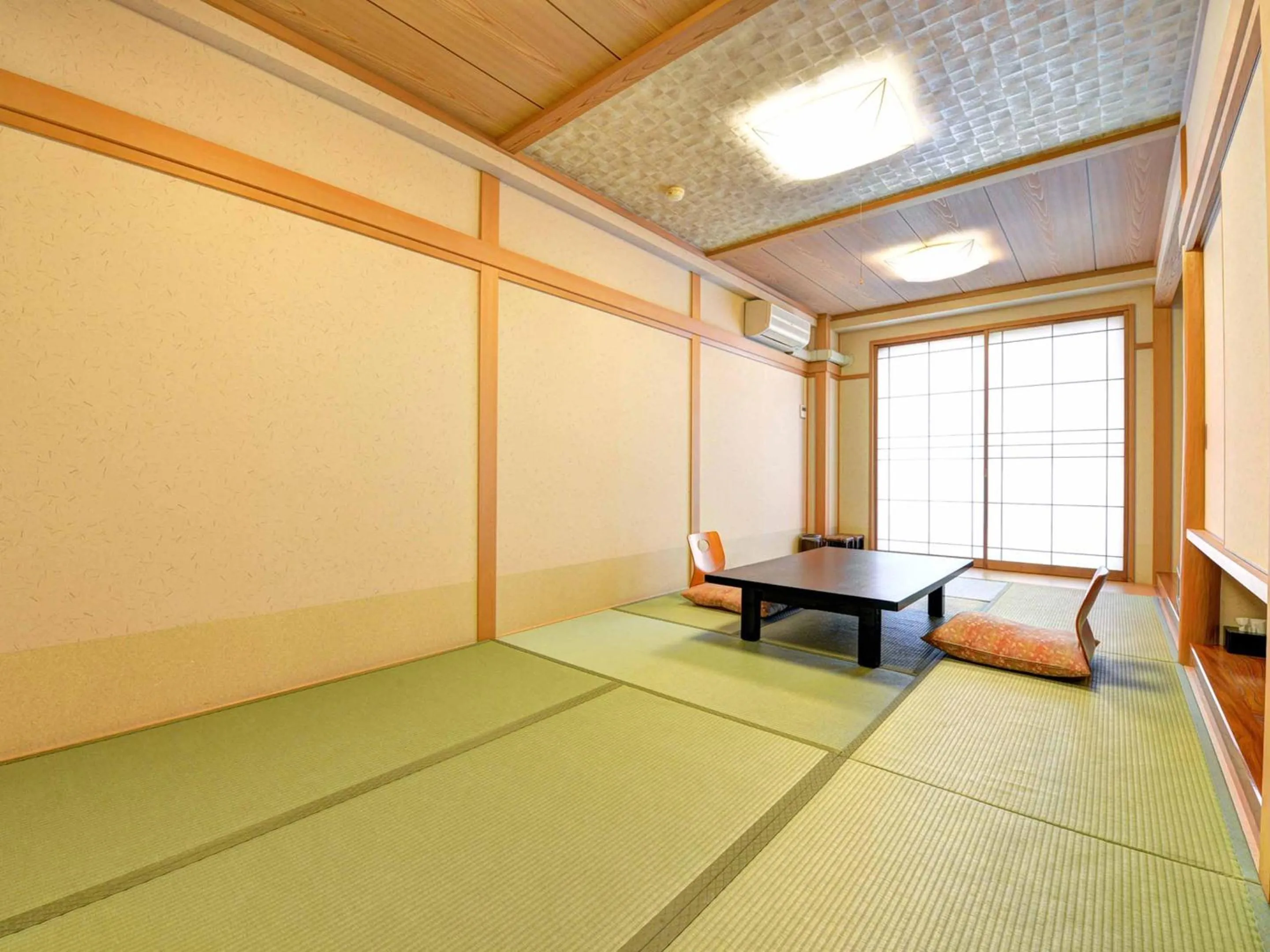 Photo of the whole room, Bed in Takumi Kanko Hotel