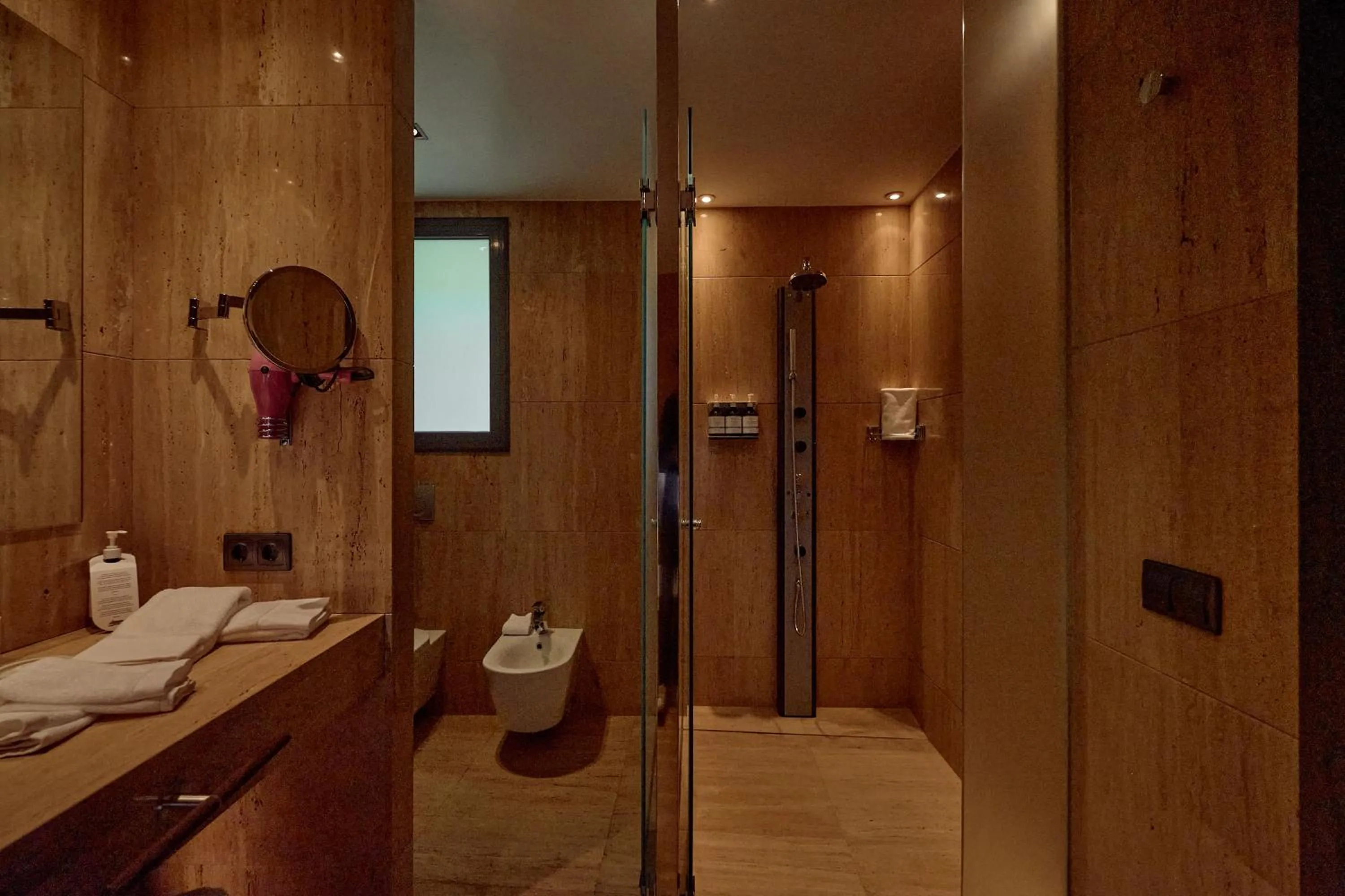 Shower in Andorra Park Hotel