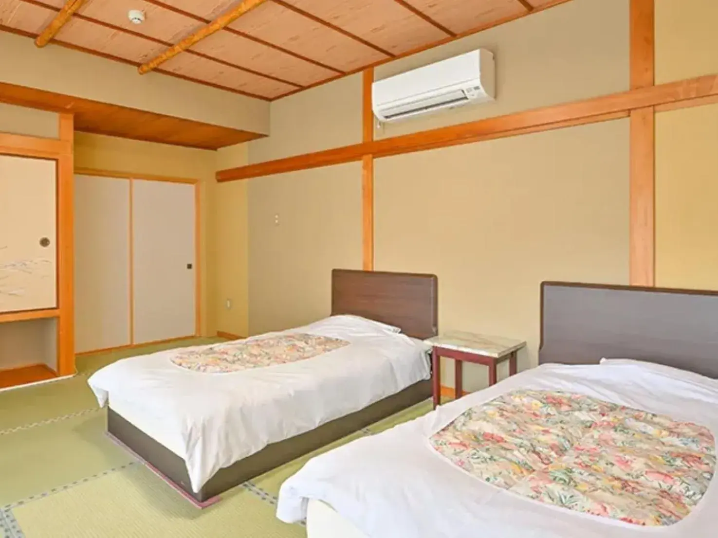 Bedroom, Bed in Futagojimasou Bedroom, Bed in Futagojimasou