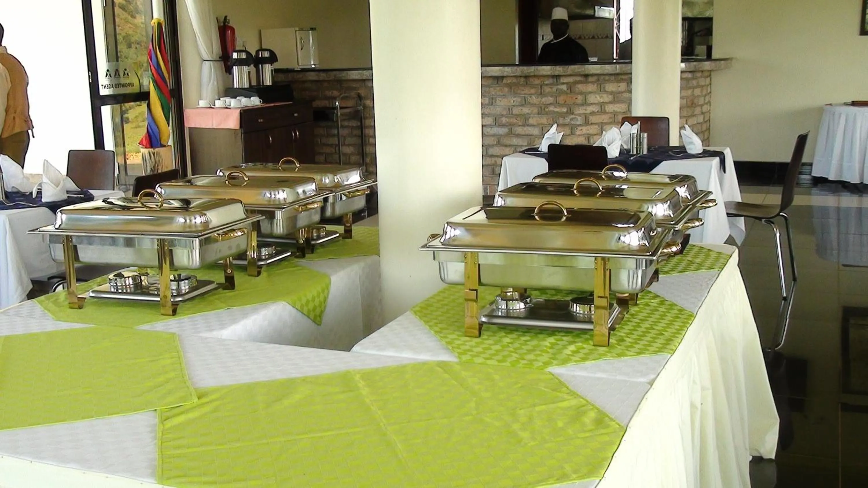 Restaurant/places to eat in The Crested Crane Bwindi Hotel