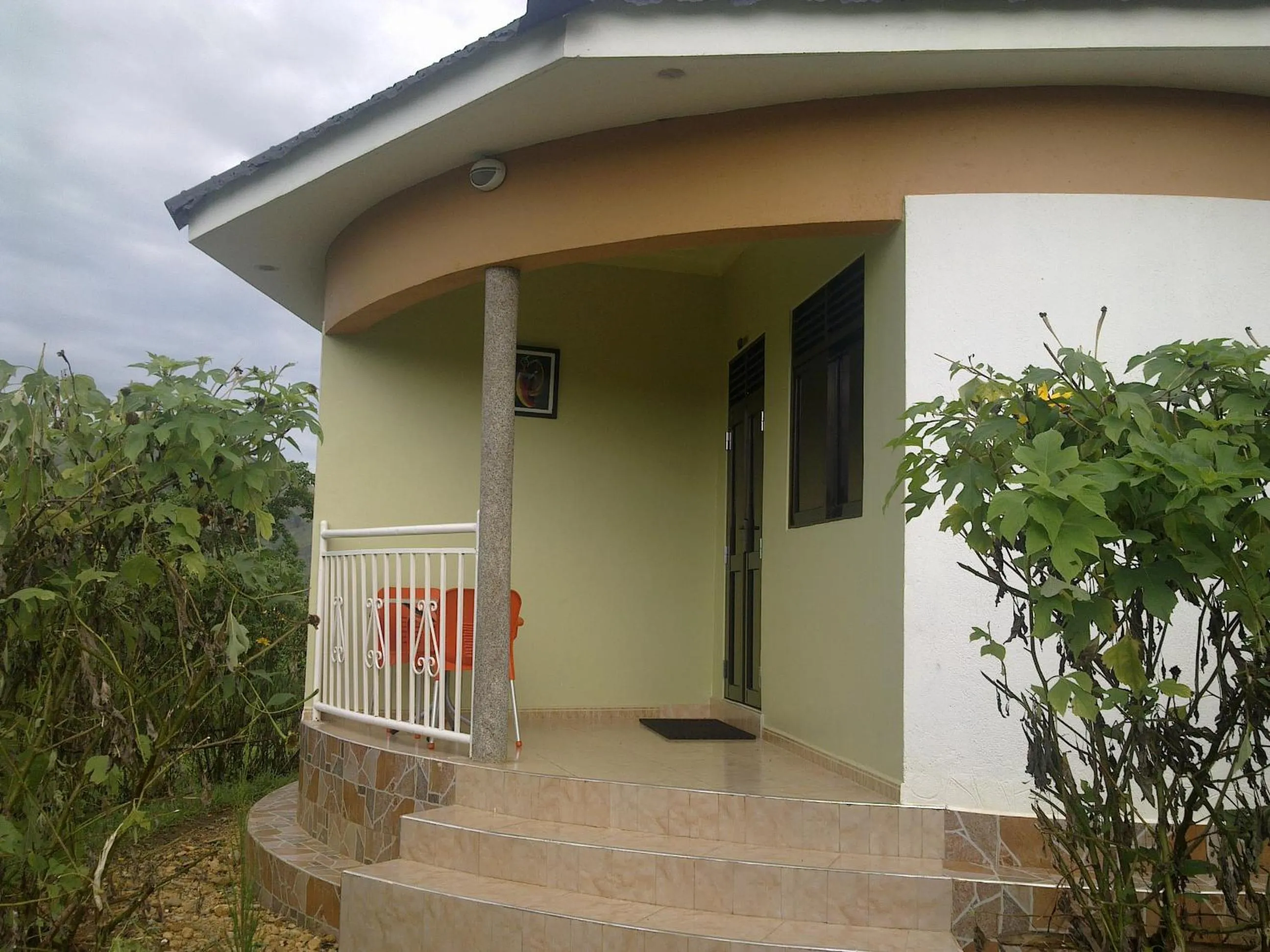 Facade/entrance in The Crested Crane Bwindi Hotel