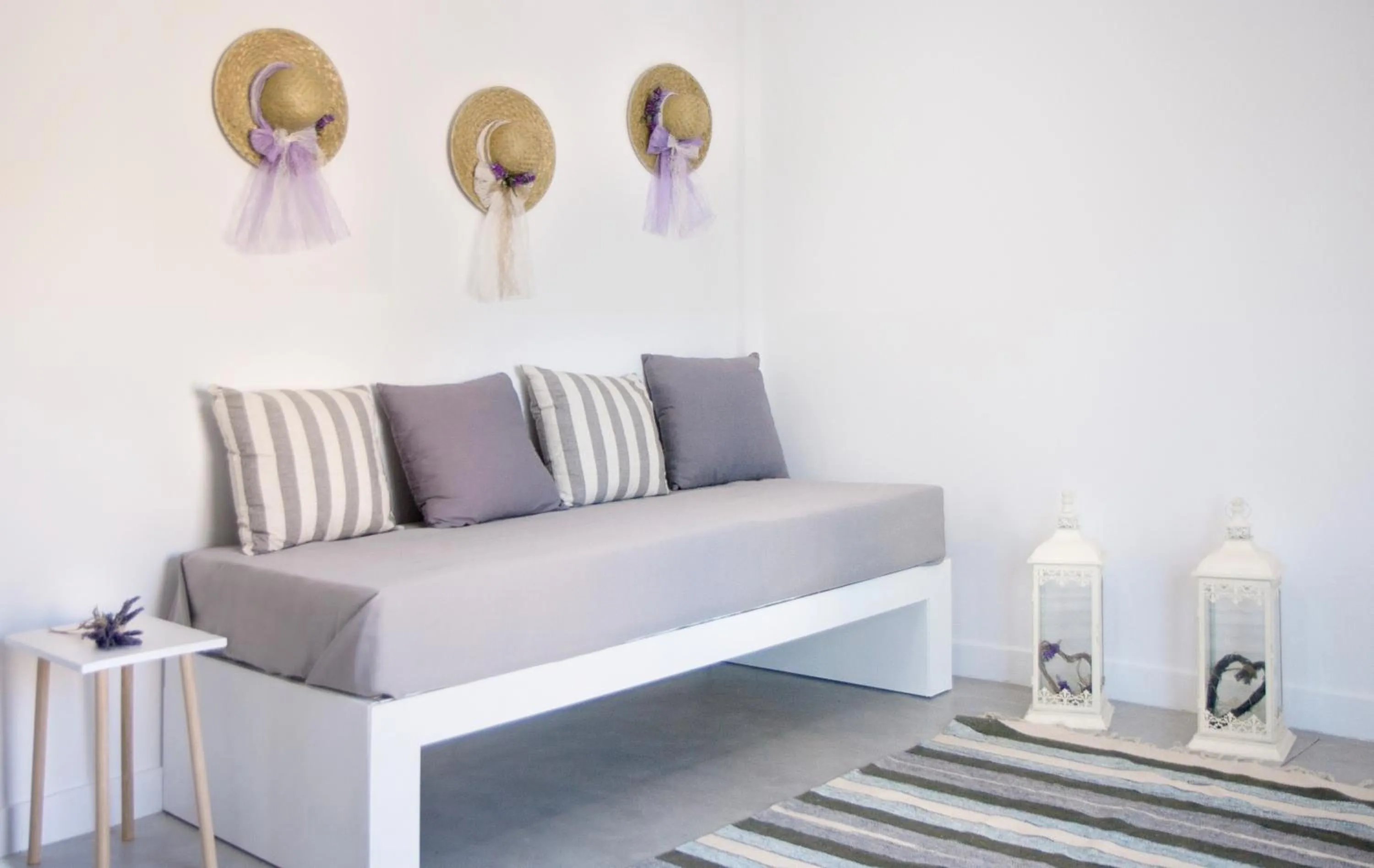 Dining area in Axos Apartments