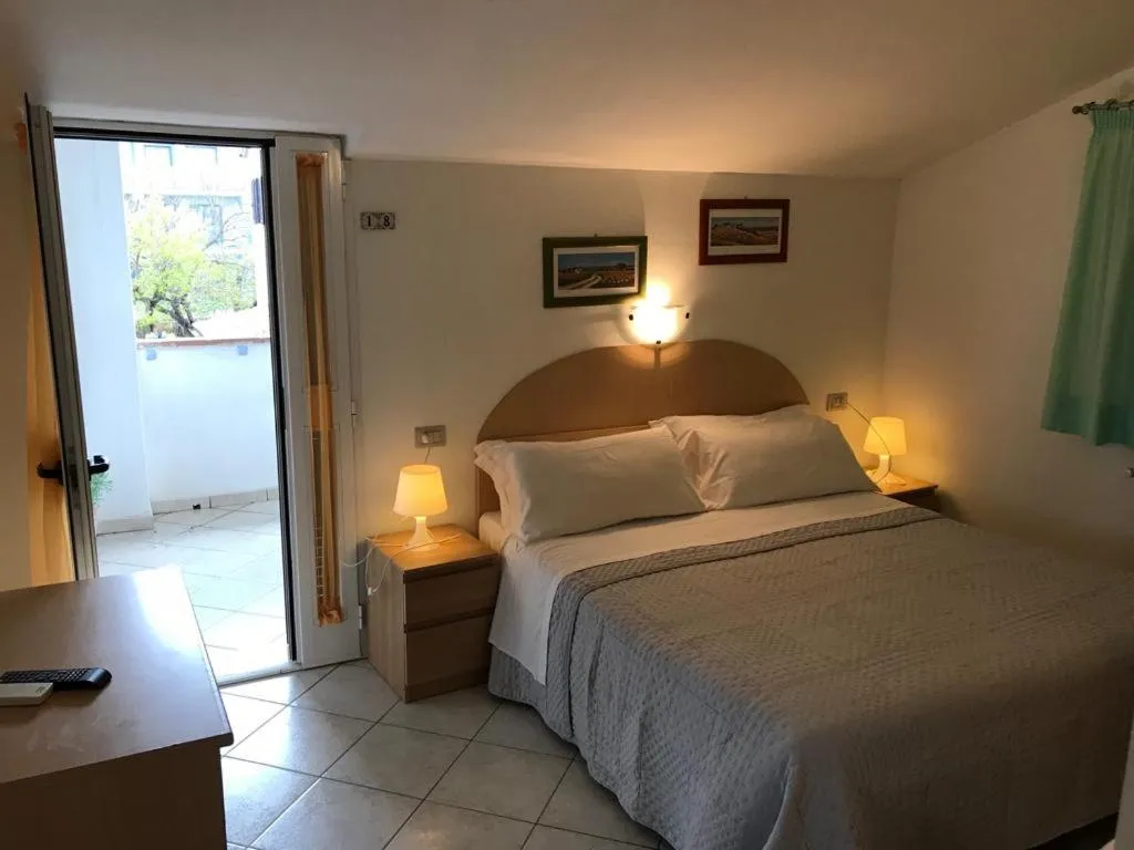 Bed in Hotel B&B Rispescia Grosseto