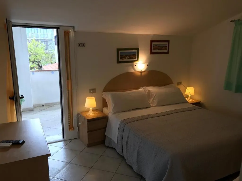 Bed in Hotel B&B Rispescia Grosseto