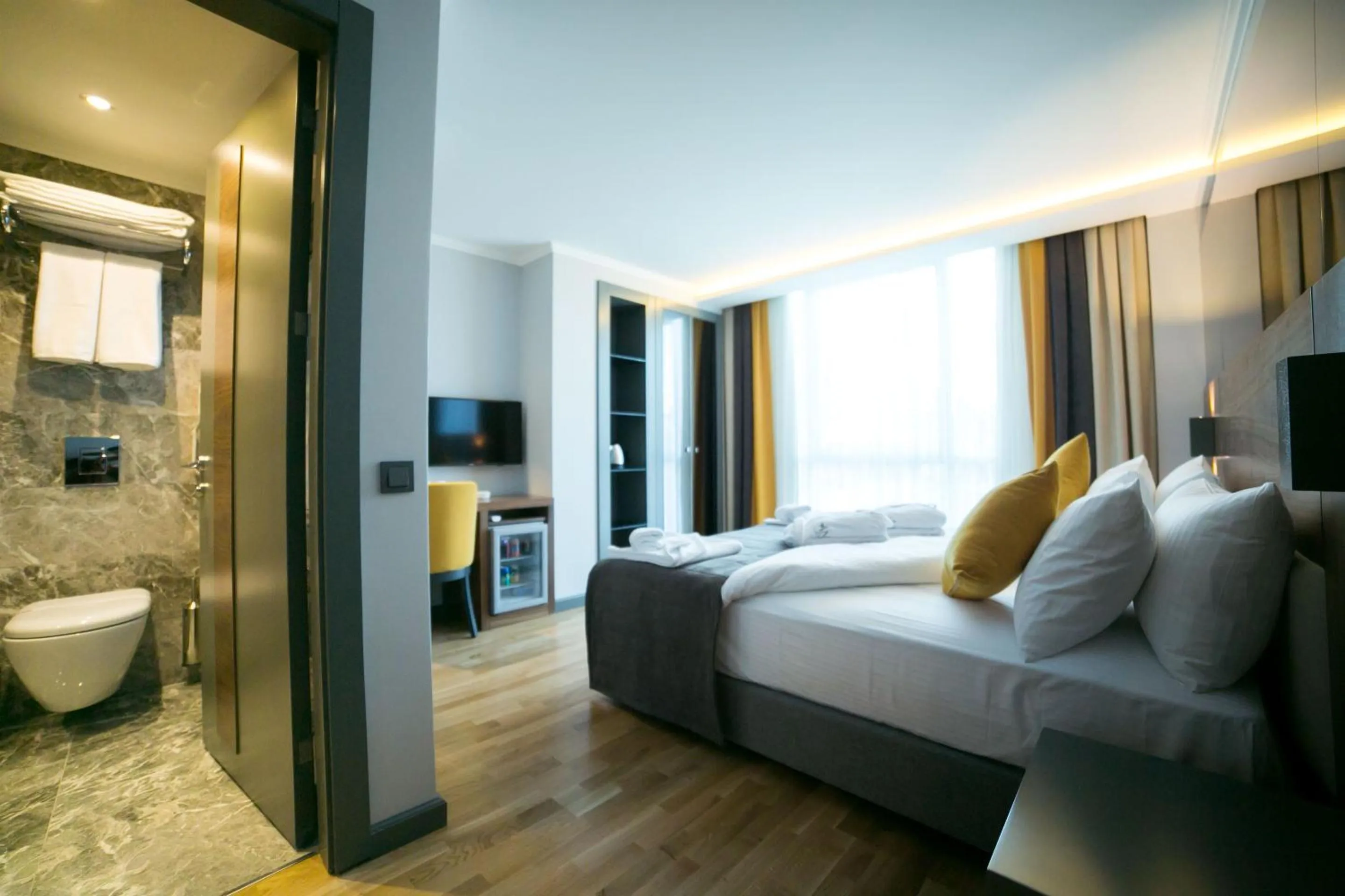 Photo of the whole room, Bed in Ankacity Suit Flat