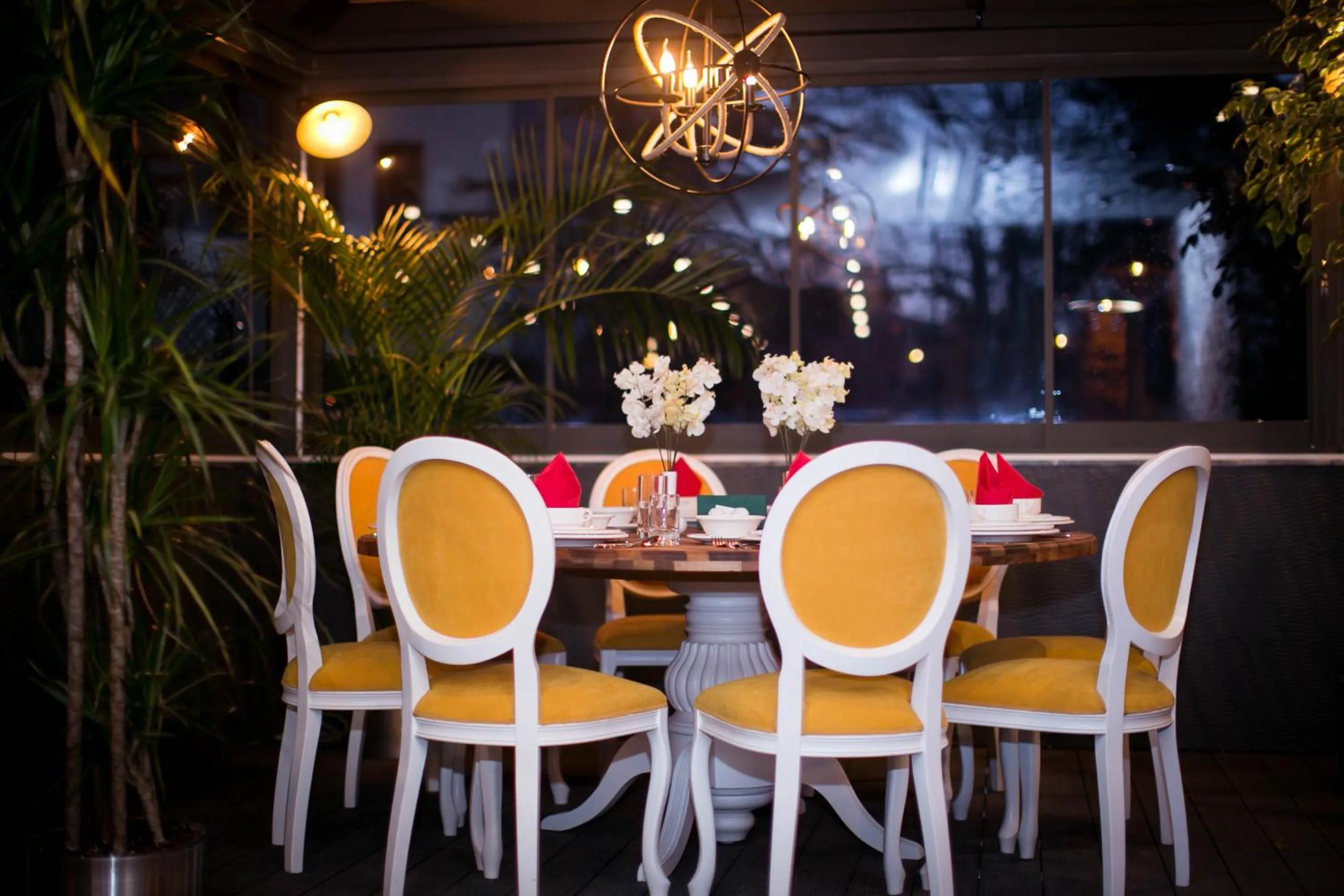 Restaurant/places to eat in Ankacity Suit Flat