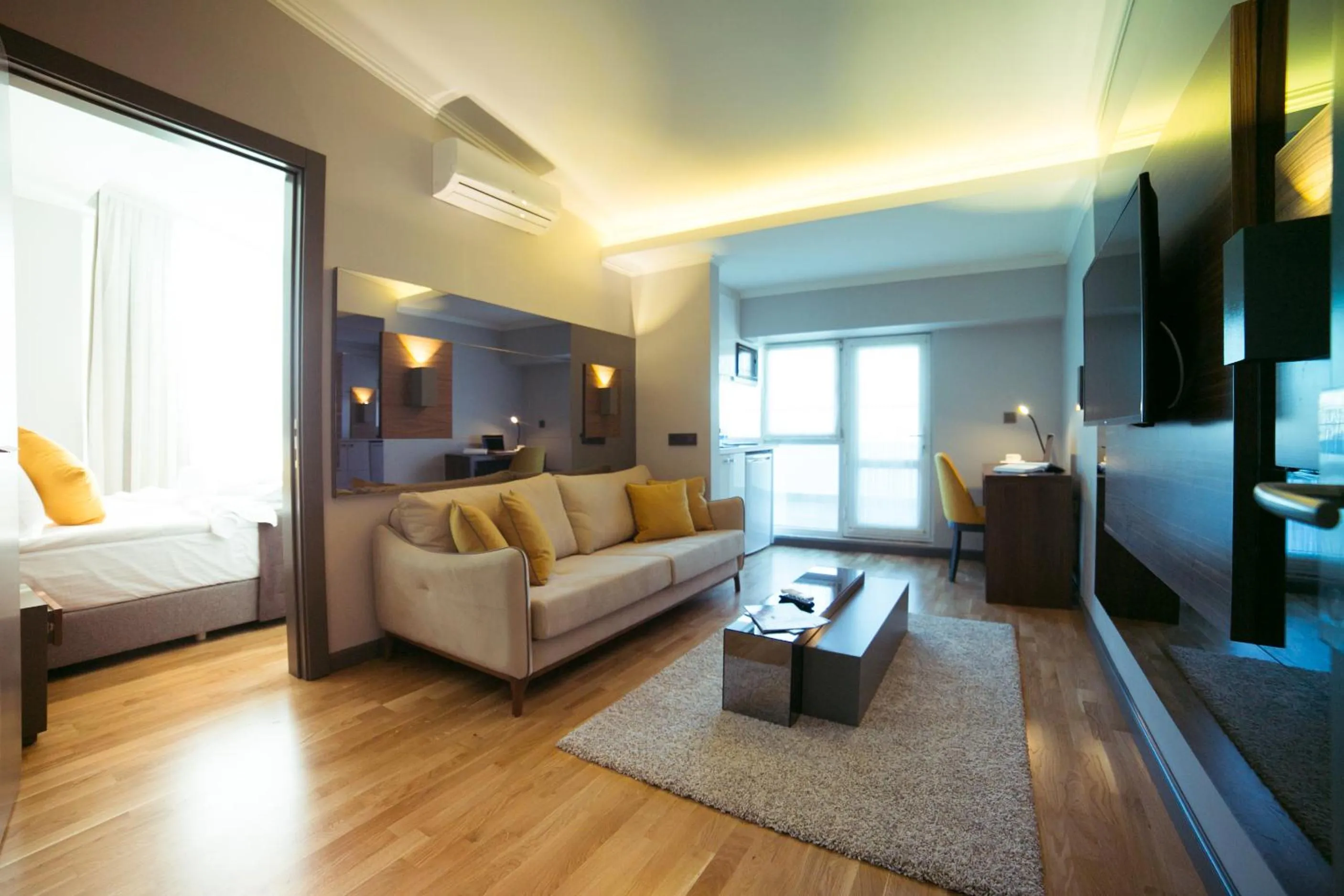 Photo of the whole room, Bed in Ankacity Suit Flat