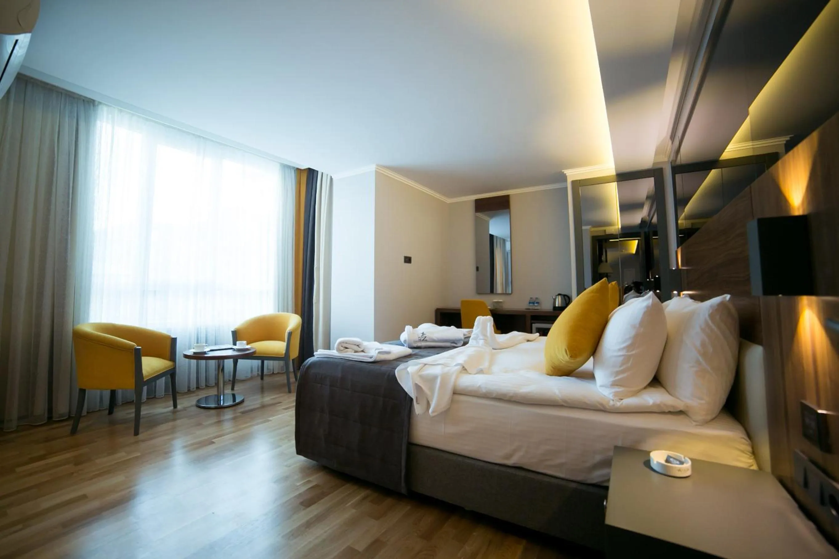 Photo of the whole room, Bed in Ankacity Suit Flat