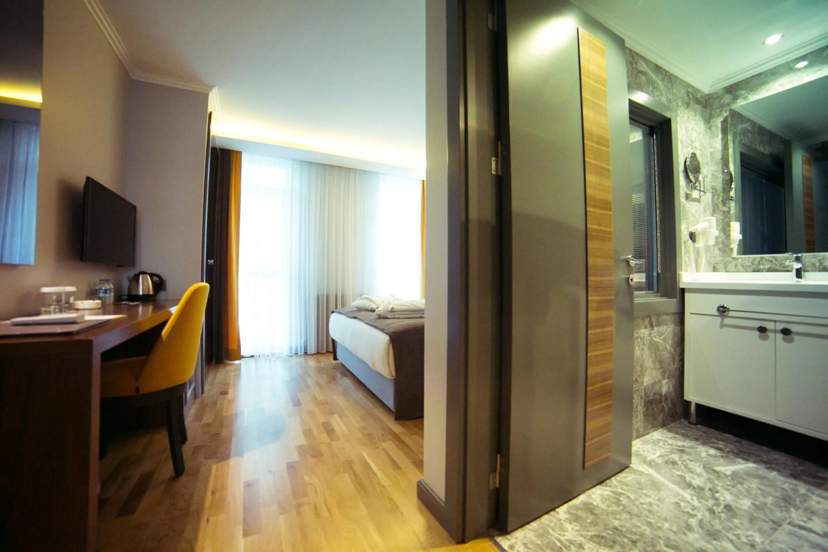 Photo of the whole room, Bed in Ankacity Suit Flat