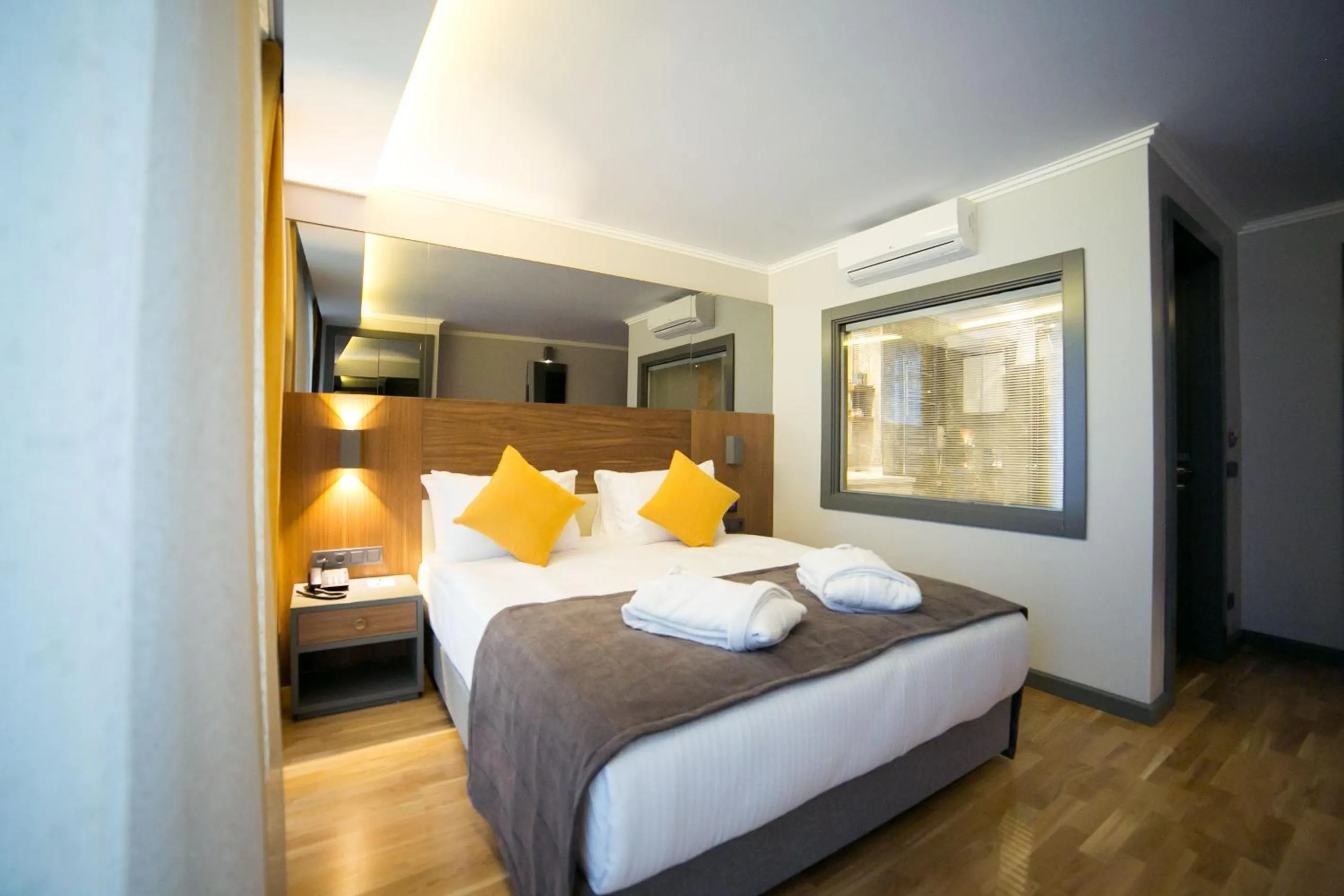 Photo of the whole room, Bed in Ankacity Suit Flat