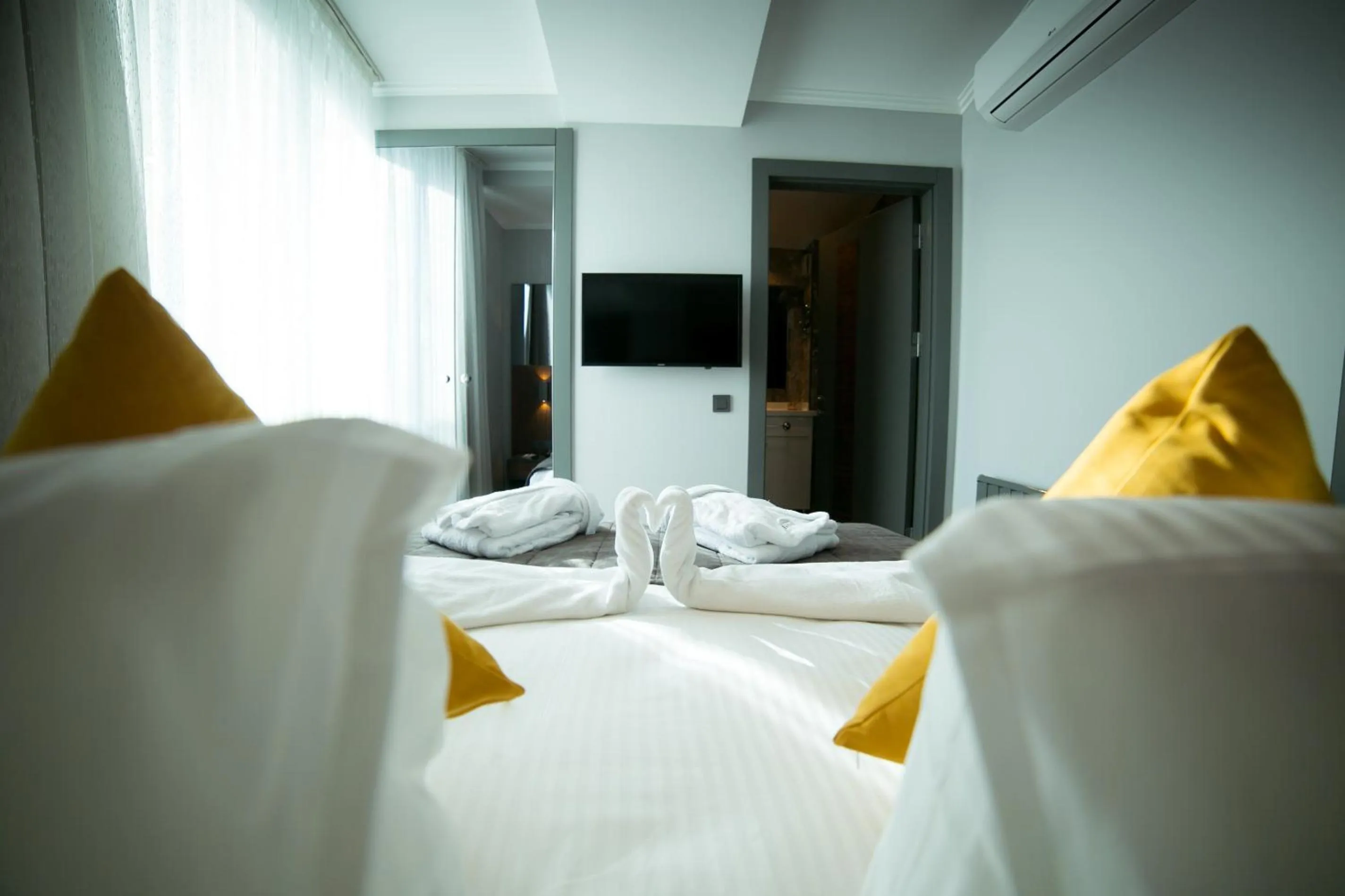 Bed in Ankacity Suit Flat