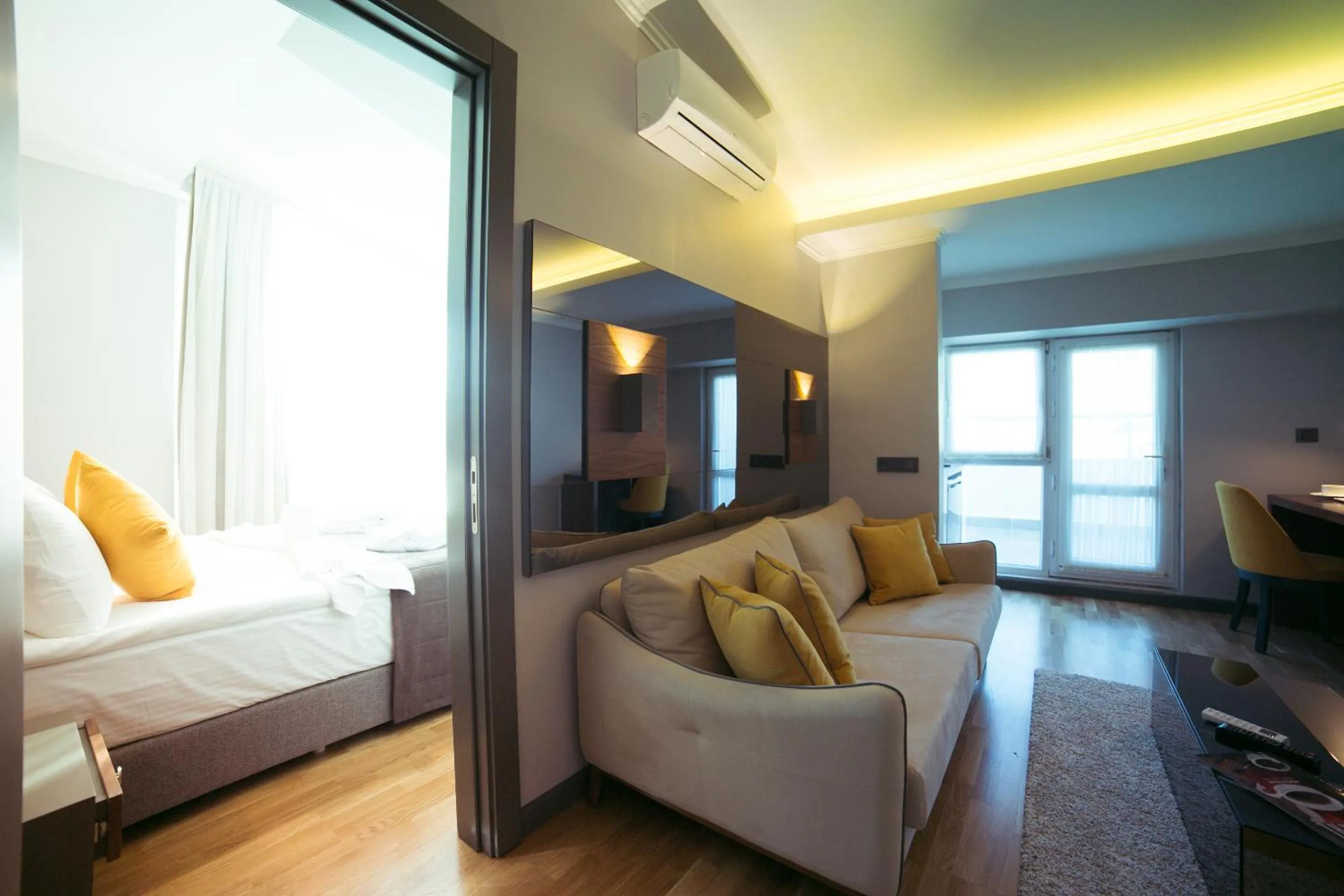 Photo of the whole room, Bed in Ankacity Suit Flat