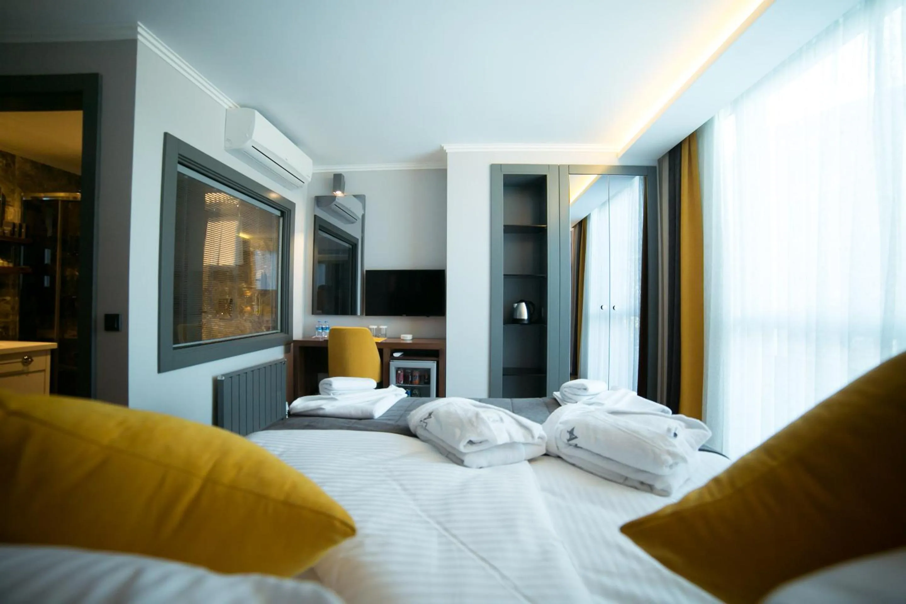 Photo of the whole room, Bed in Ankacity Suit Flat