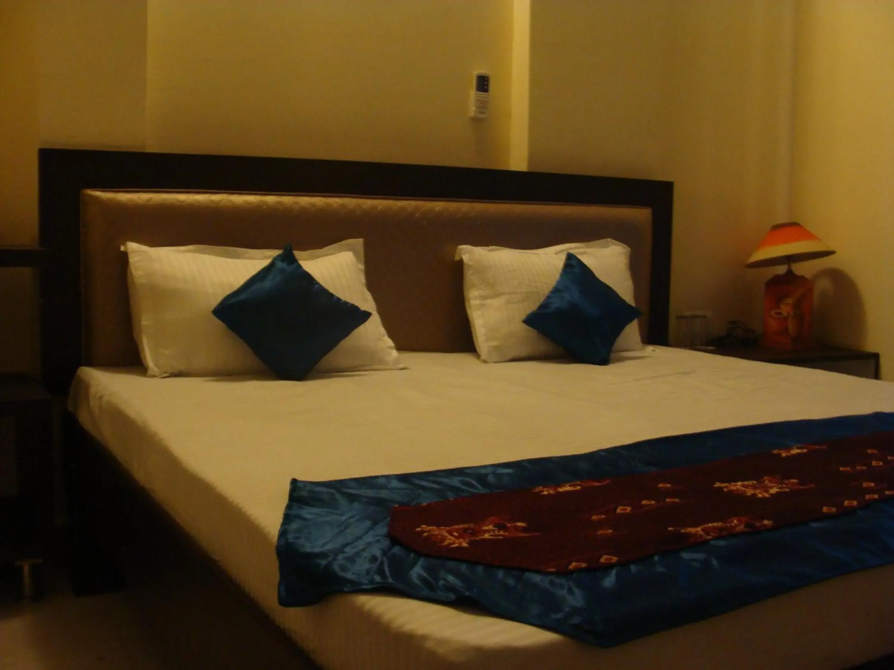 Bedroom, Bed in Hotel Abhinandan Grand Bedroom, Bed in Hotel Abhinandan Grand