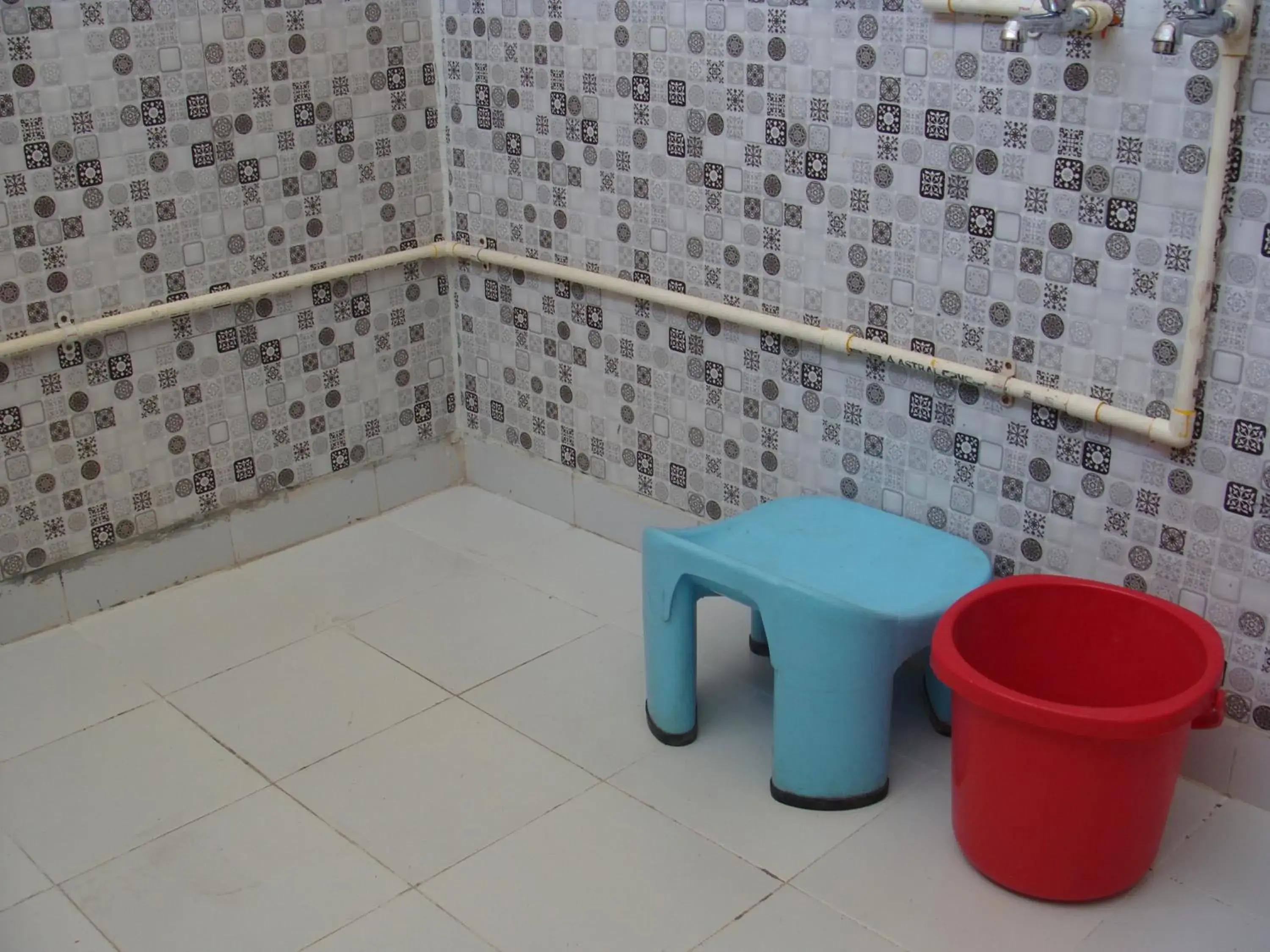 Bathroom in Hotel Abhinandan Grand Bathroom in Hotel Abhinandan Grand