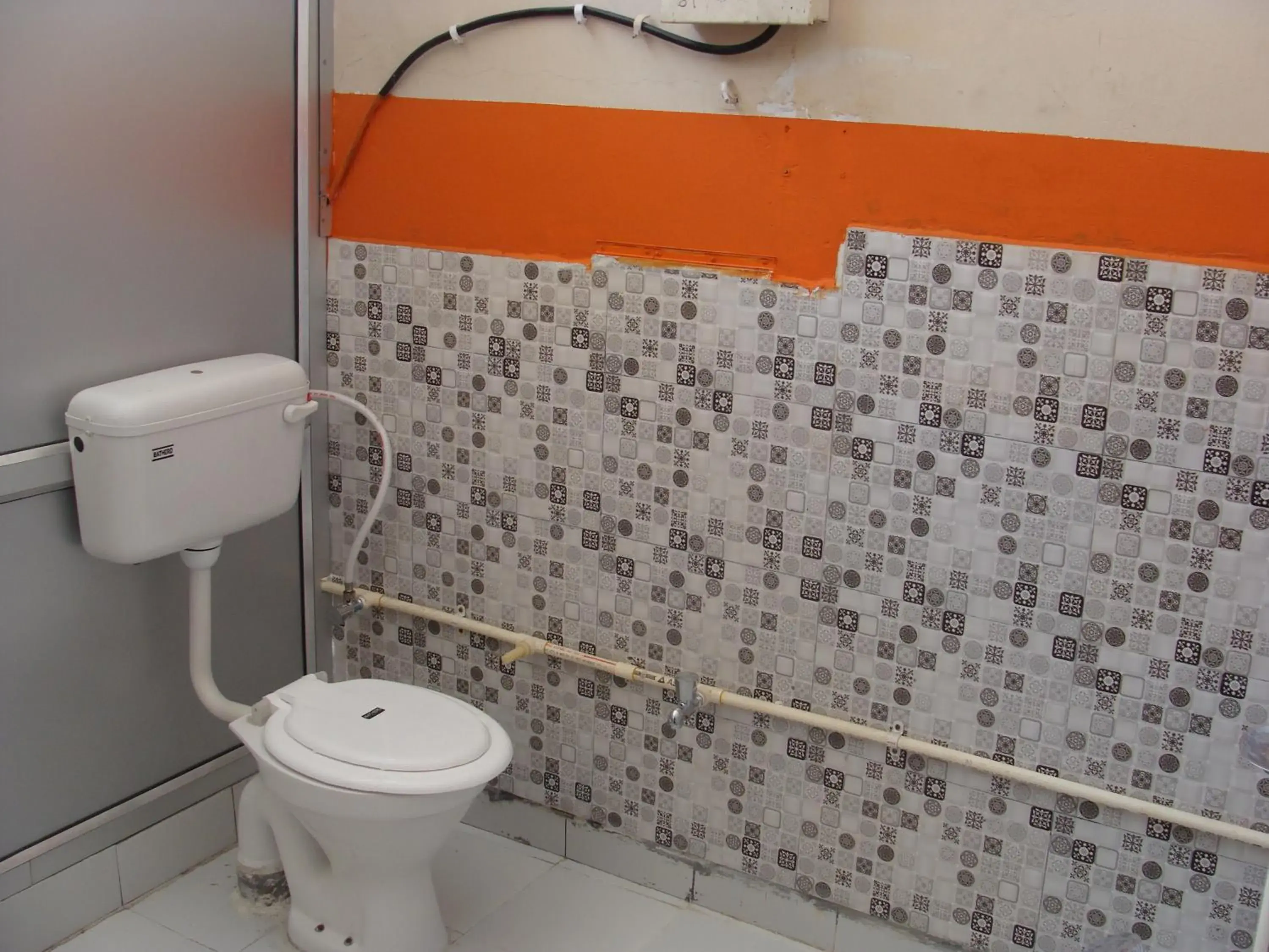 Bathroom in Hotel Abhinandan Grand Bathroom in Hotel Abhinandan Grand