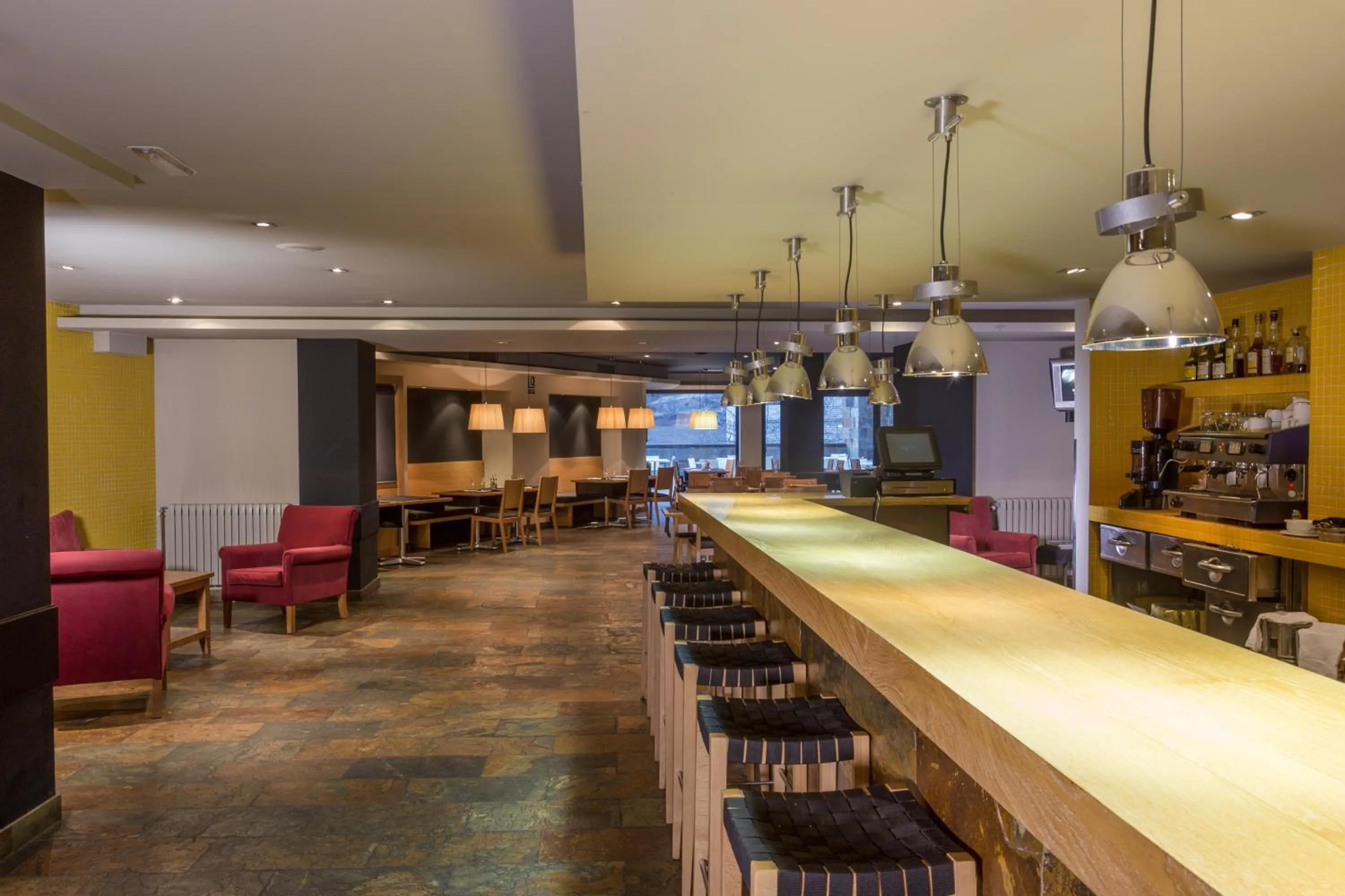 Restaurant/places to eat in Apartaments Shusski by Nexta