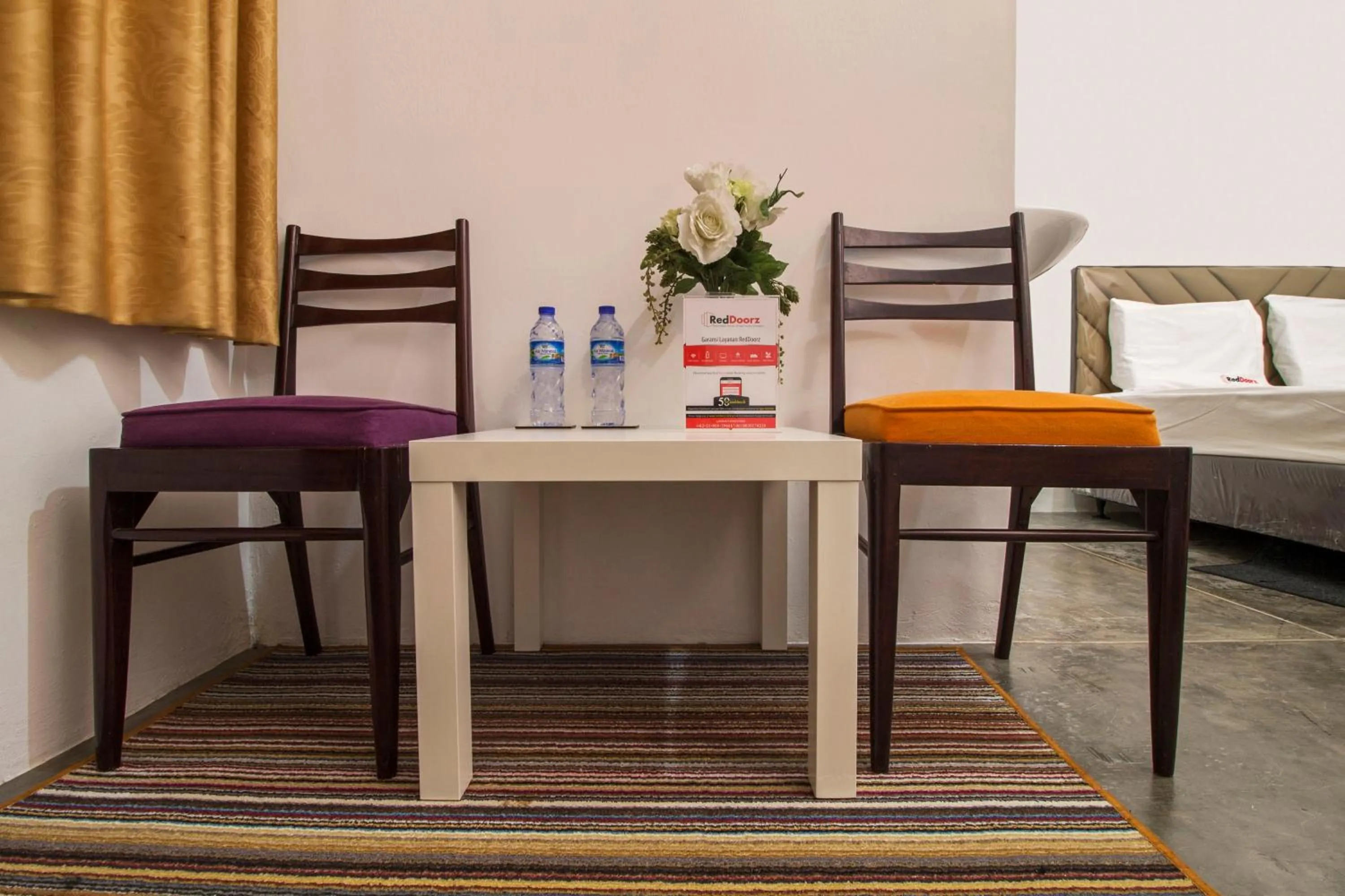 Bedroom, Bed in RedDoorz @ Radio Dalam