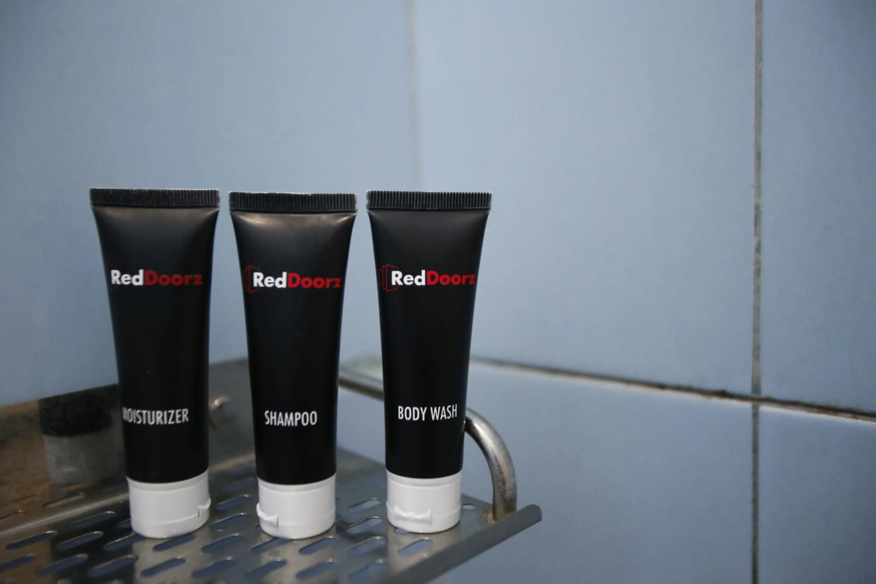 Bathroom in RedDoorz @ Radio Dalam