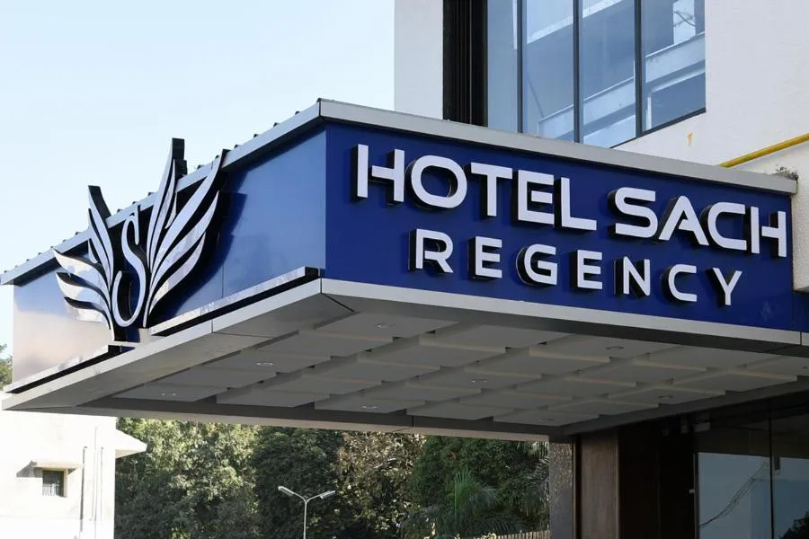Facade/entrance in Hotel Sach Regency