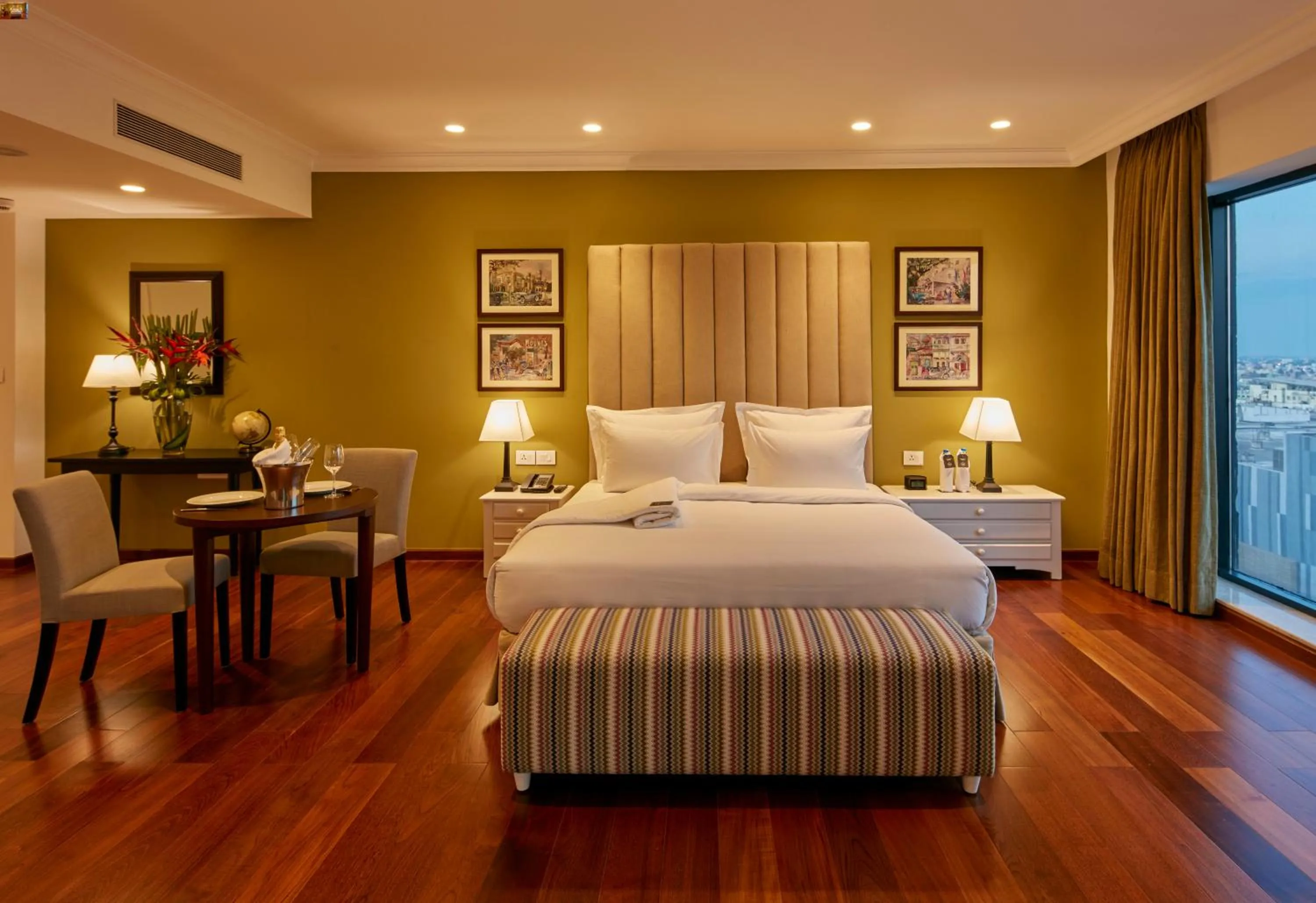 Photo of the whole room, Bed in The Waverly Hotel & Residences