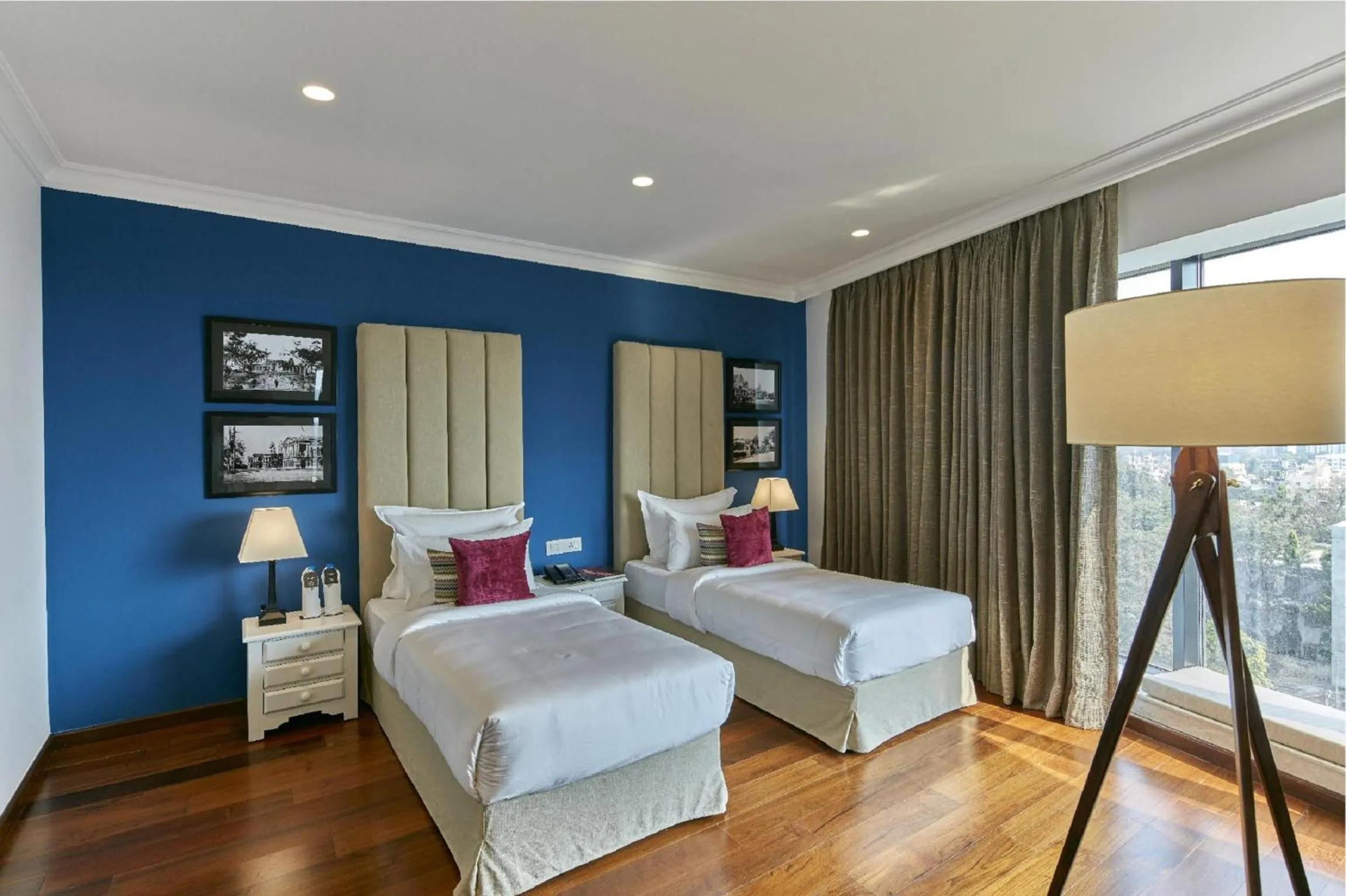 cot, Bed in The Waverly Hotel & Residences