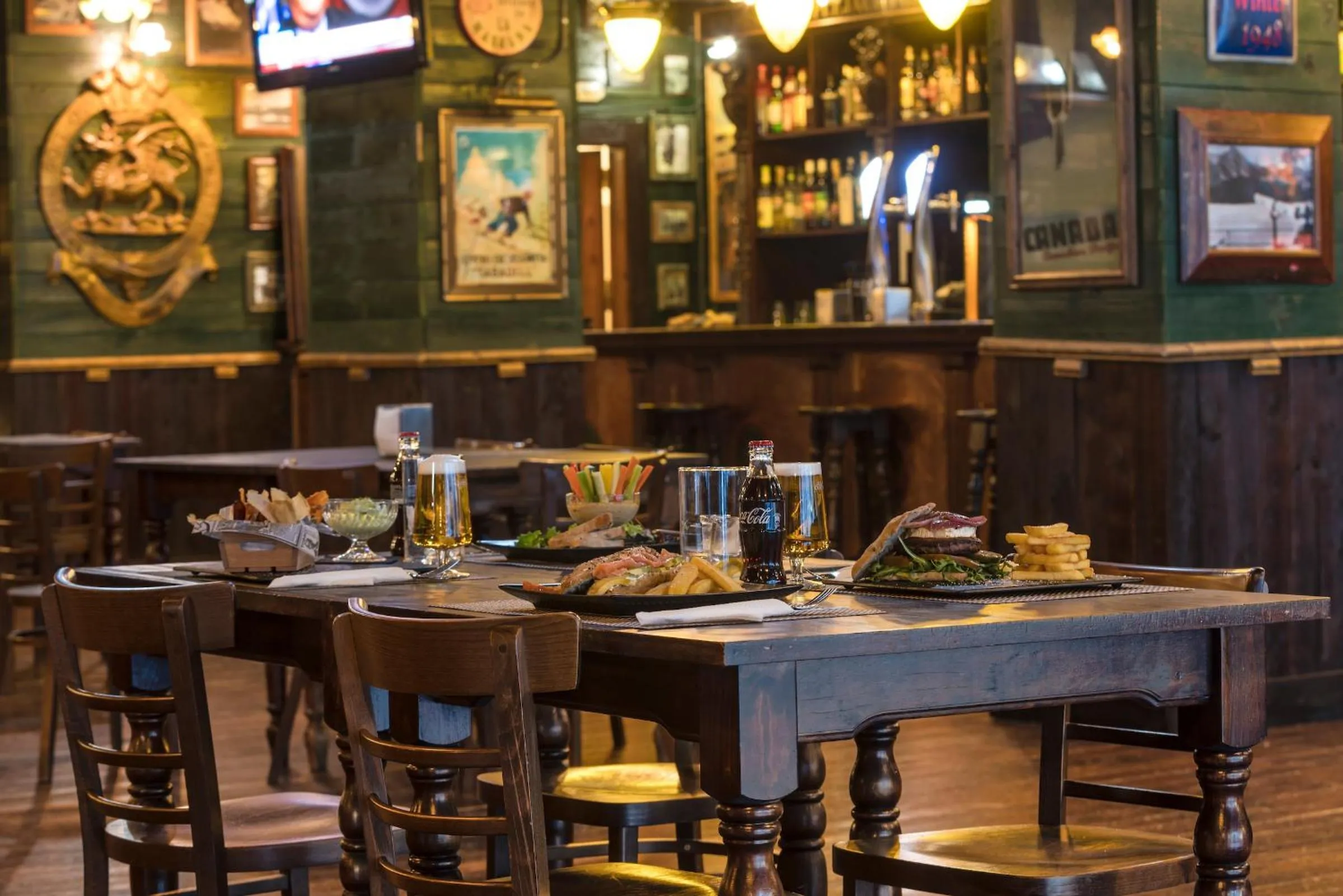 Nightclub / DJ in Hotel Roc Meler