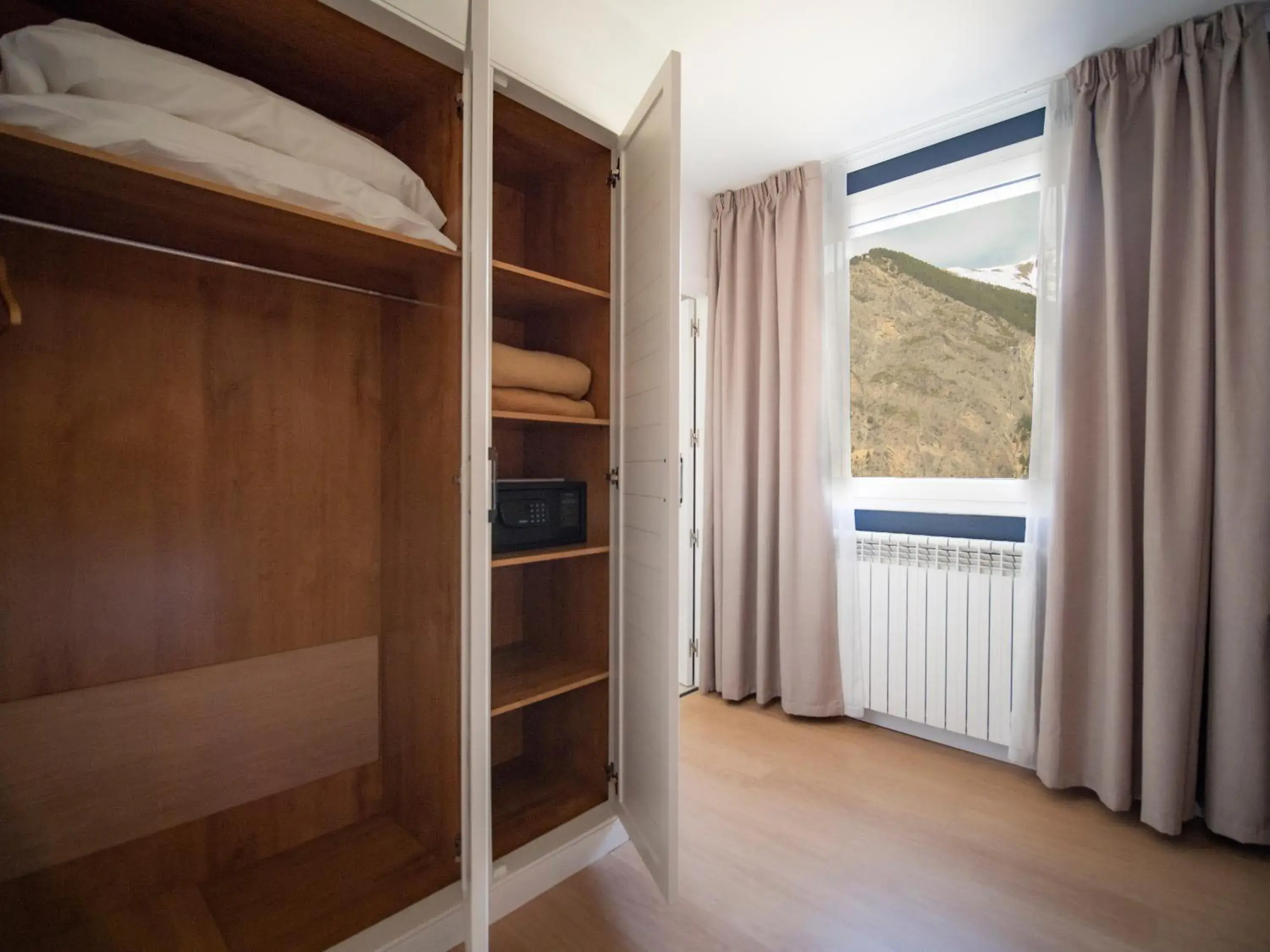 Photo of the whole room, Bed in Hotel Roc Meler Photo of the whole room, Bed in Hotel Roc Meler