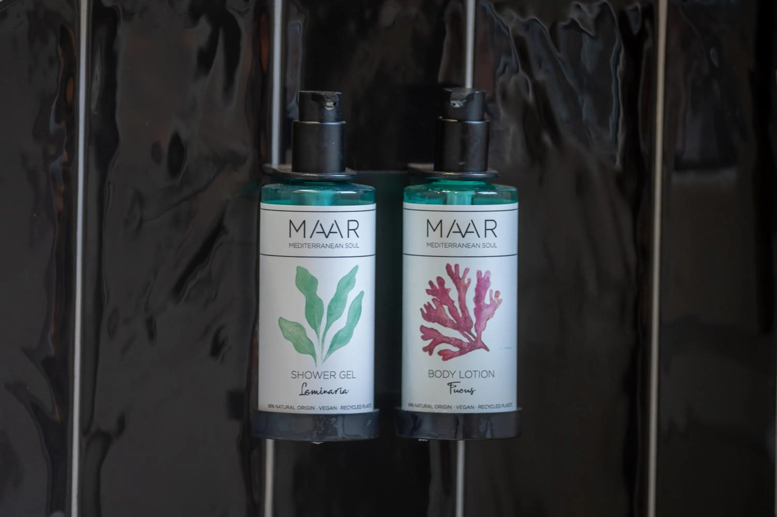 Shower in Hotel Roc Meler