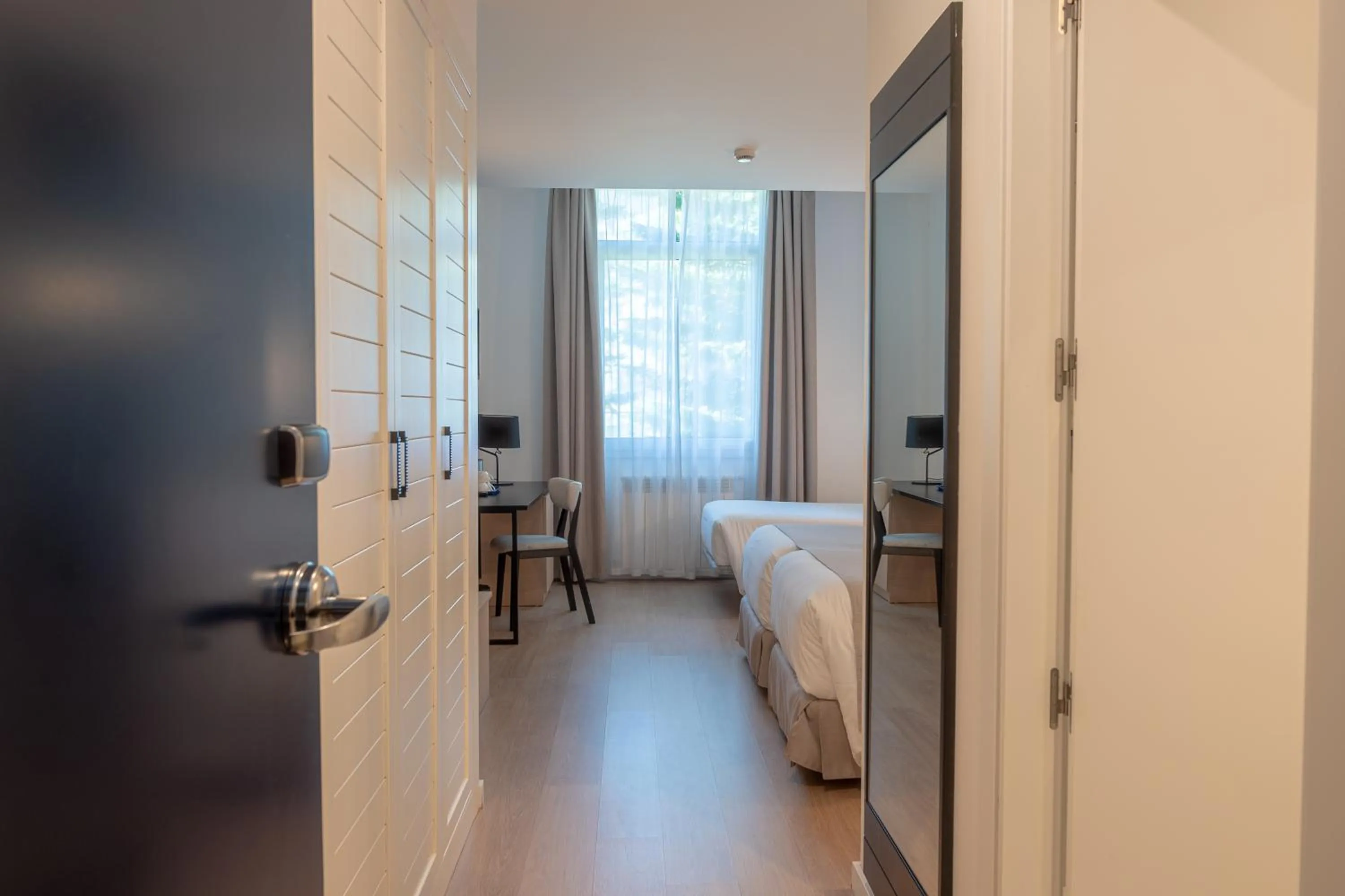 Photo of the whole room, Bed in Hotel Roc Meler