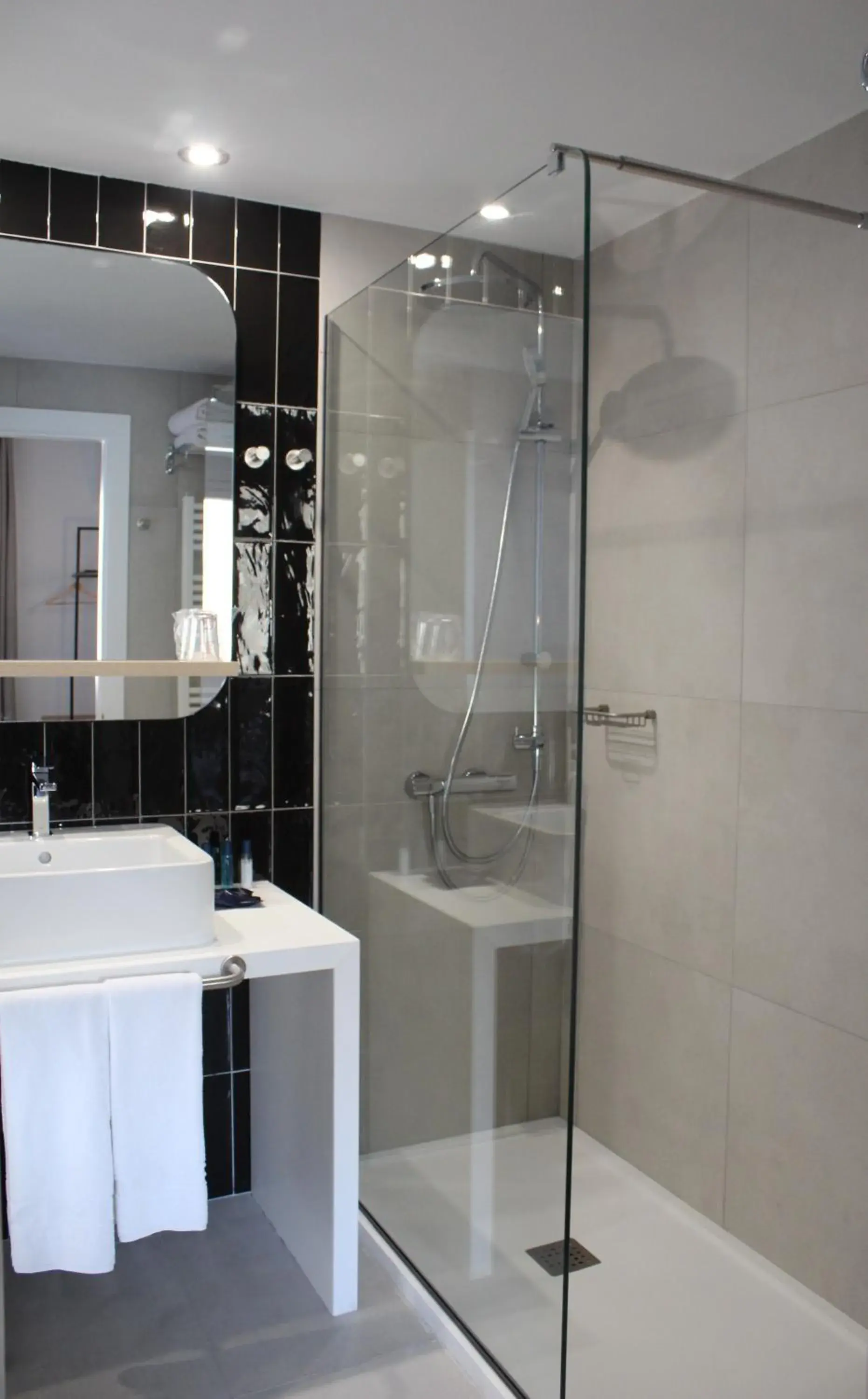 Standard Double or Twin Room - single occupancy in Hotel Roc Meler Standard Double or Twin Room - single occupancy in Hotel Roc Meler