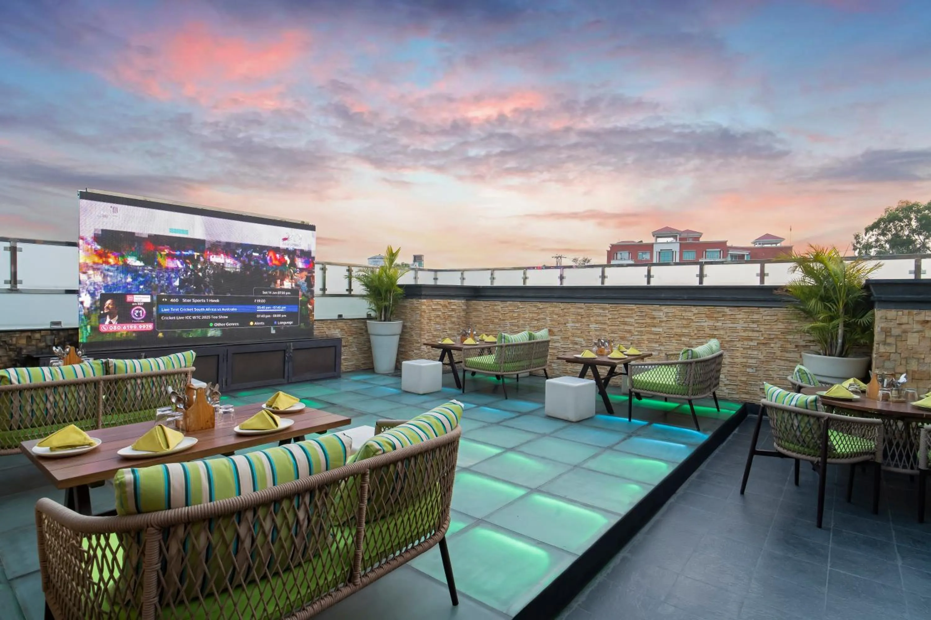 Lounge or bar in Grand Plaza Lords Inn Jammu