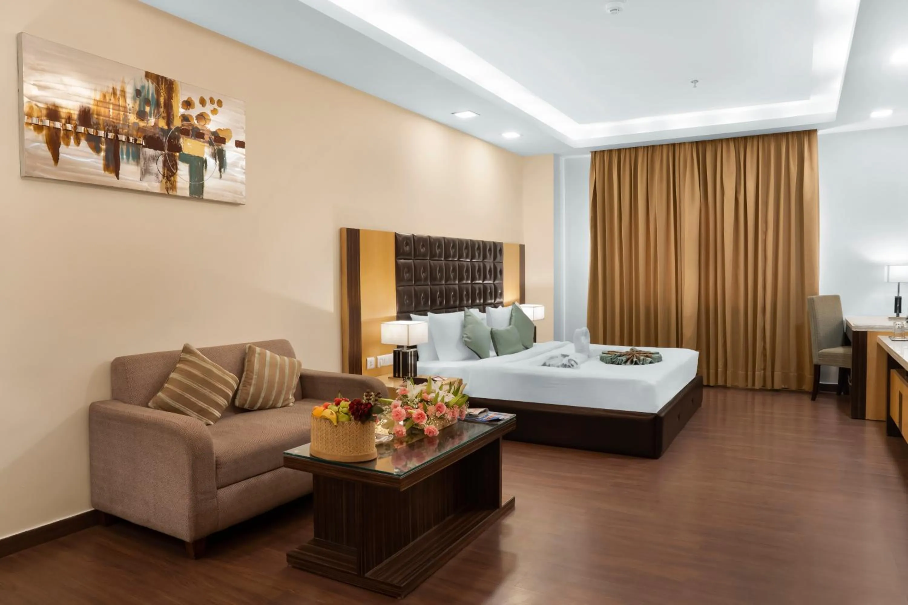 Bedroom, Bed in Grand Plaza Lords Inn Jammu