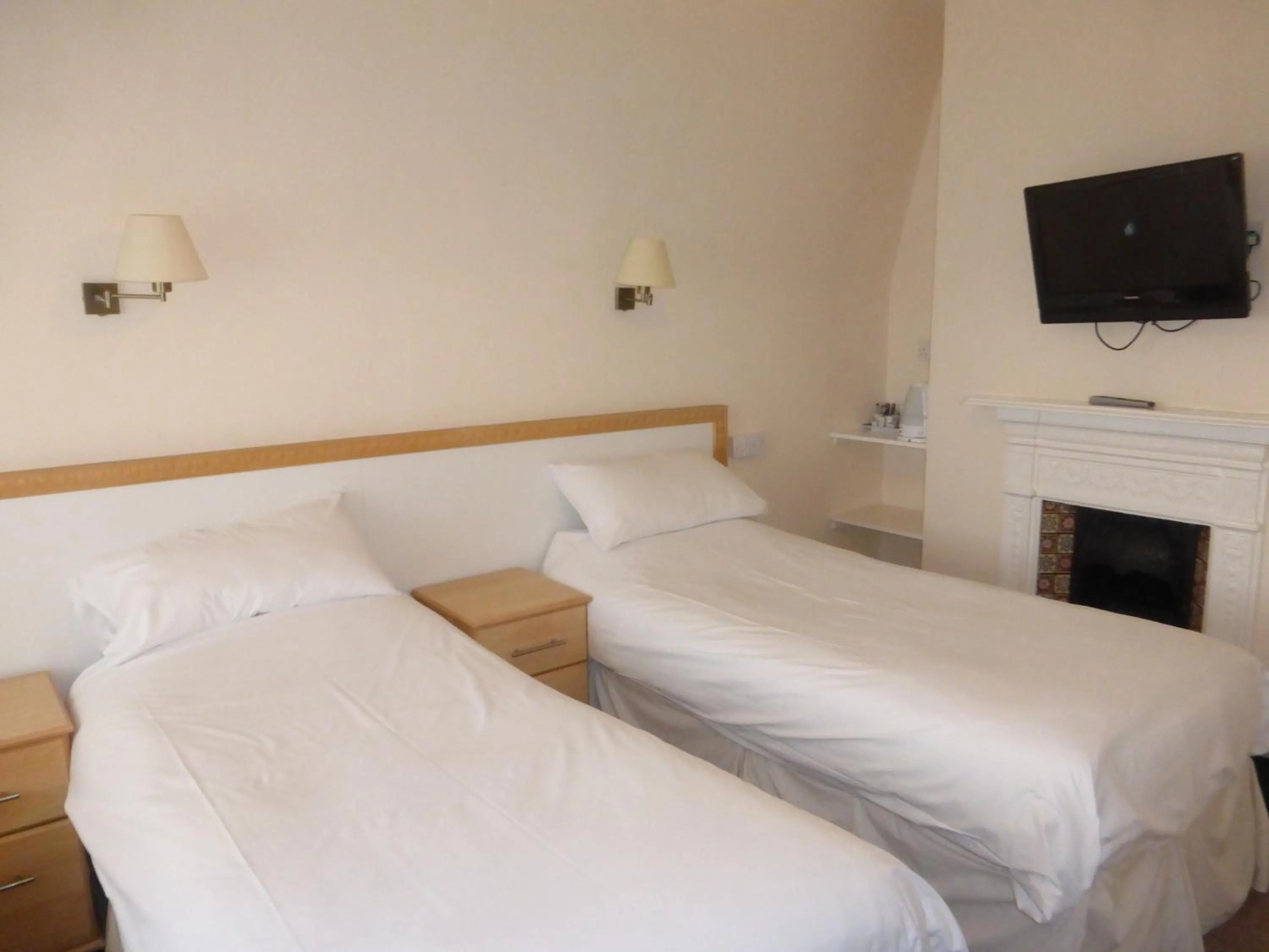 Photo of the whole room, Bed in Marple Cottage Guest House