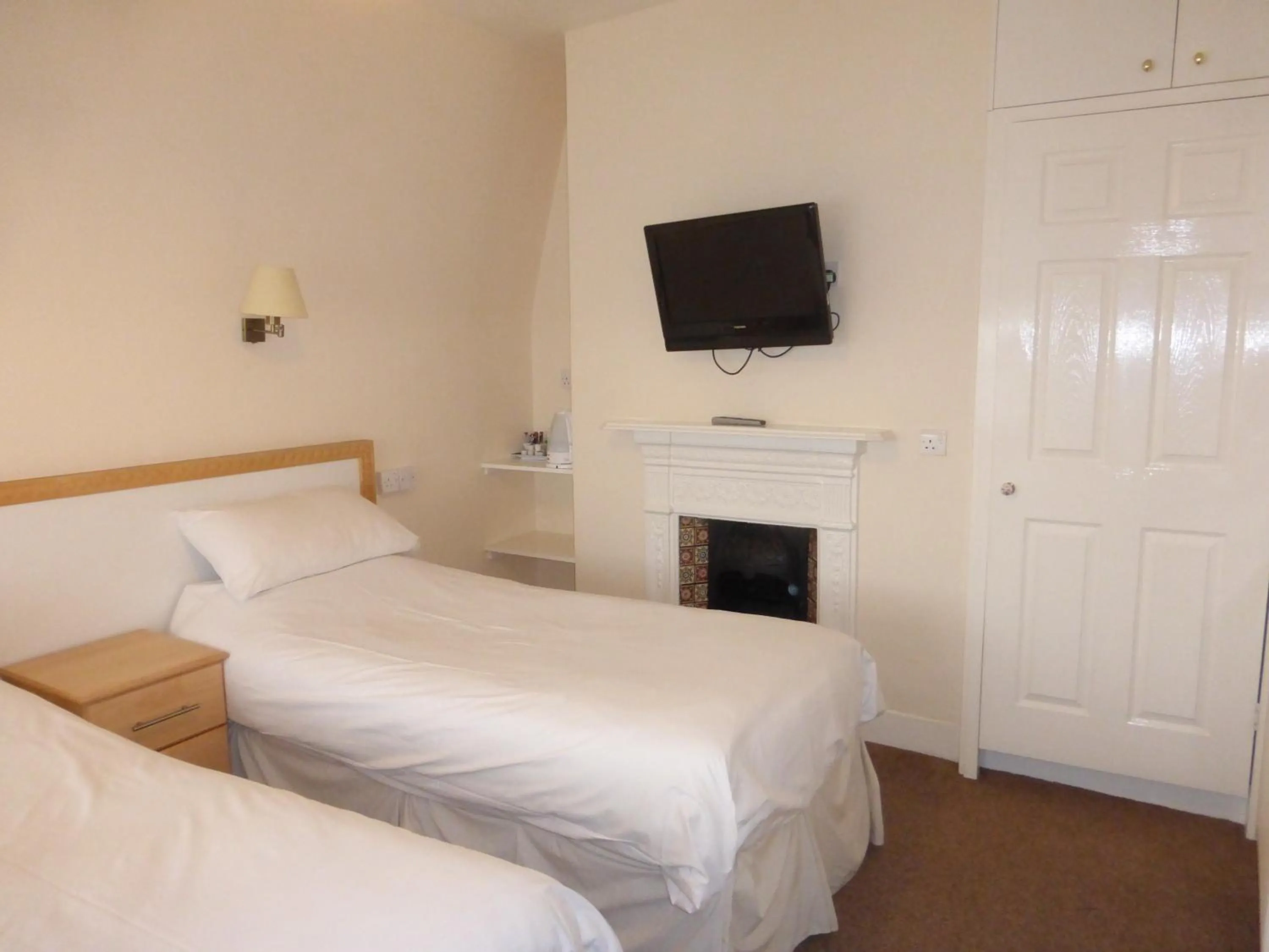 Photo of the whole room, Bed in Marple Cottage Guest House