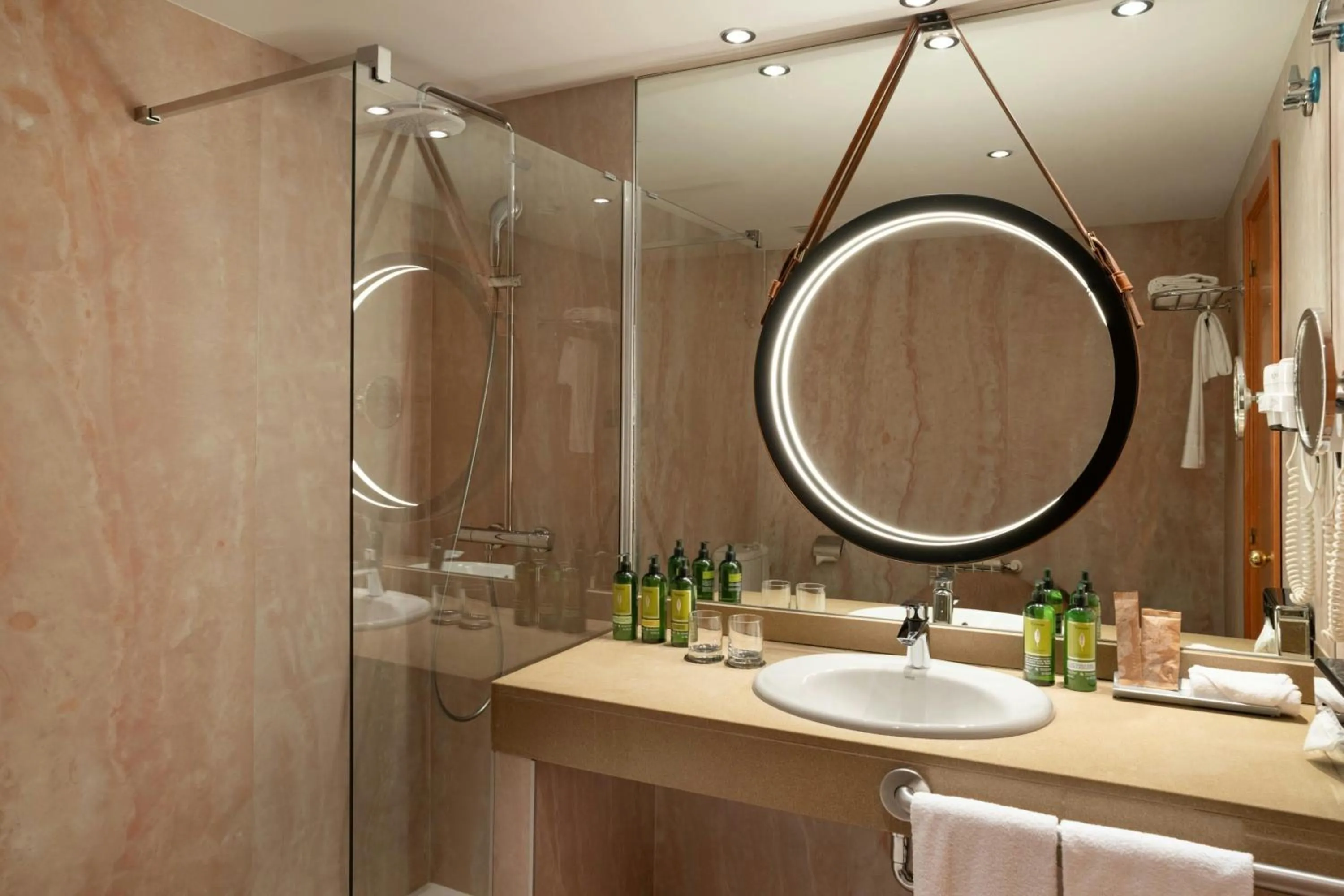 Bathroom in Hotel Euroski Mountain Resort & Spa