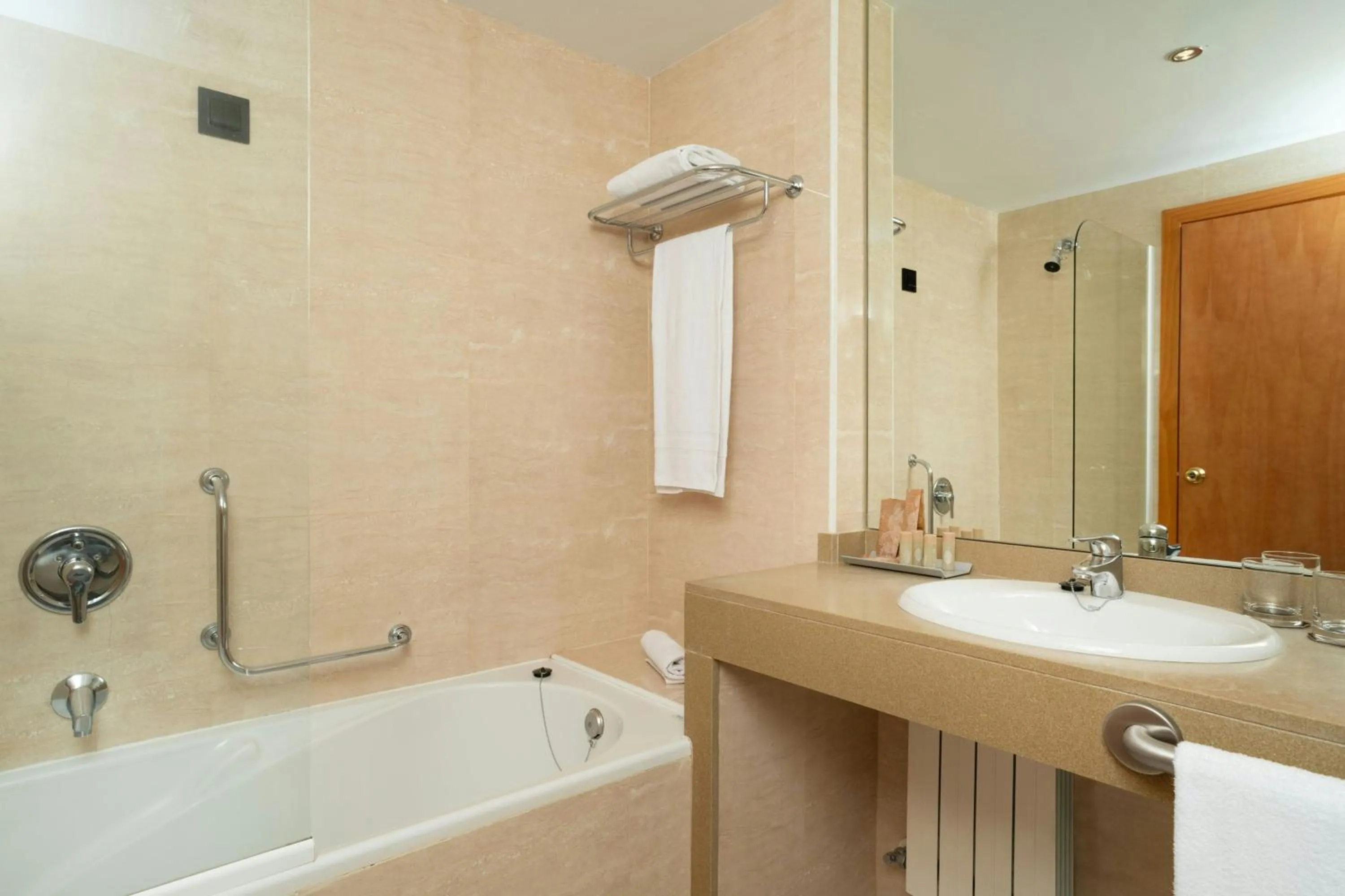 Bathroom in Hotel Euroski Mountain Resort & Spa