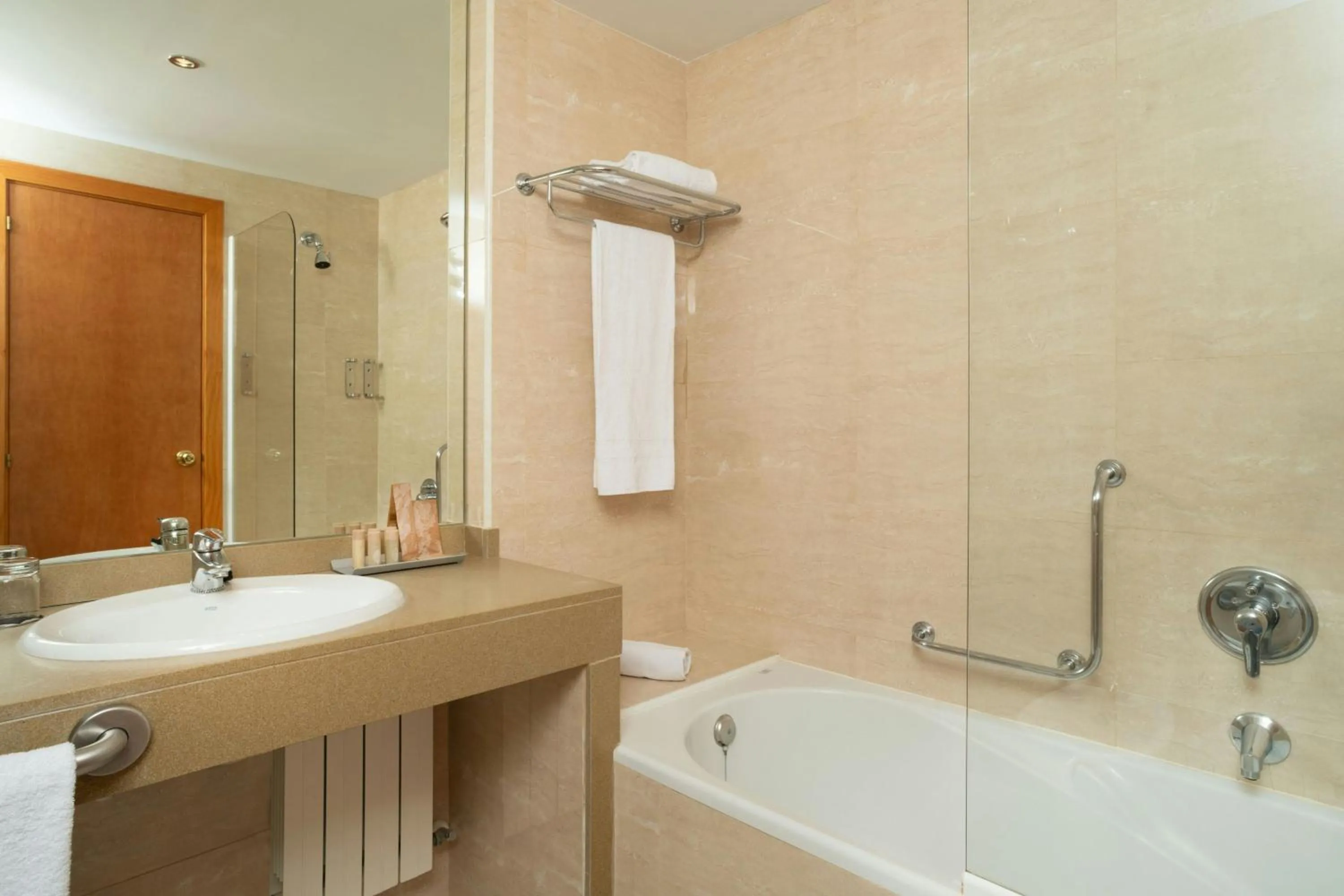 Bathroom in Hotel Euroski Mountain Resort & Spa