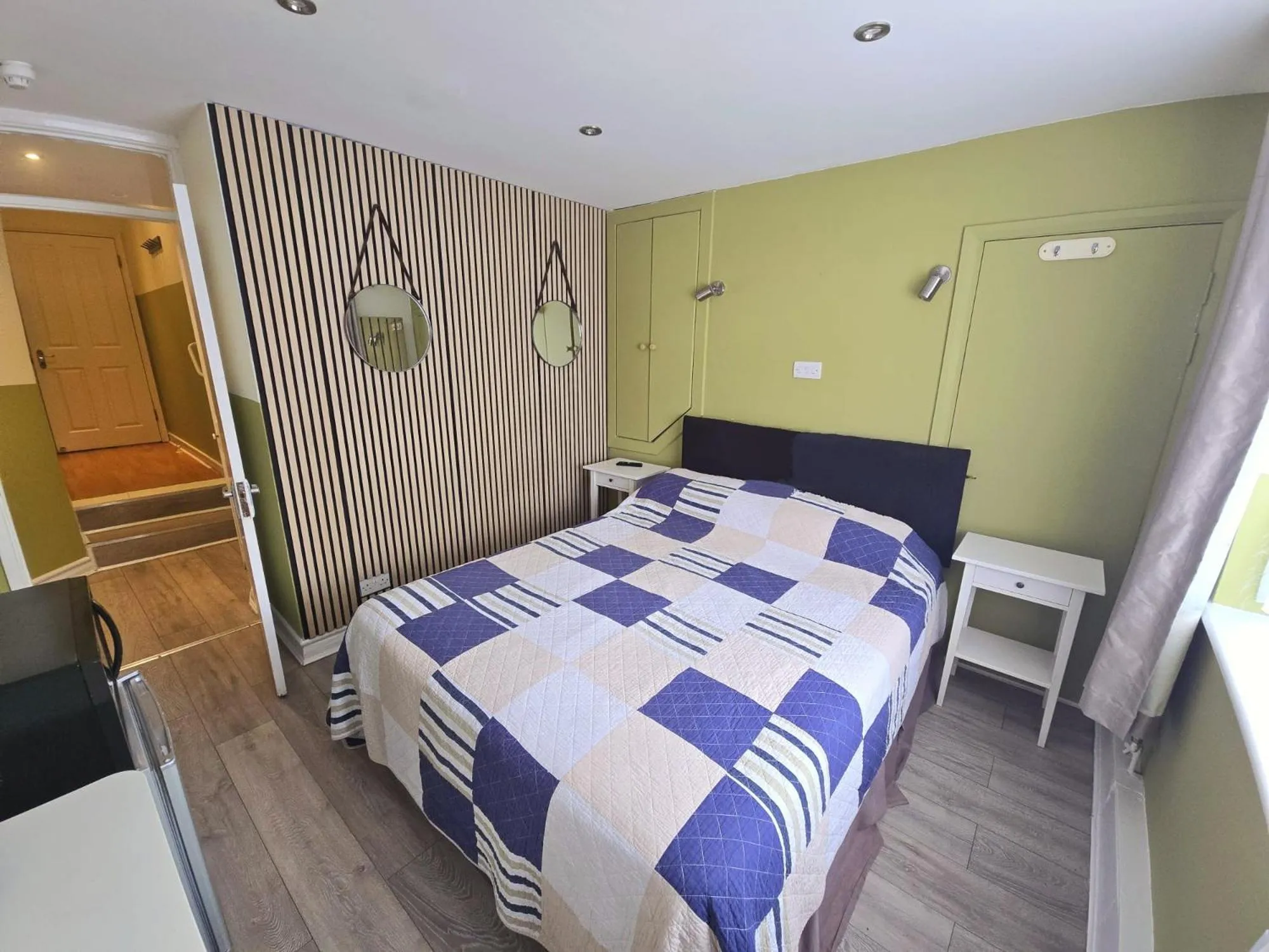 Bed in Glendevon House Hotel