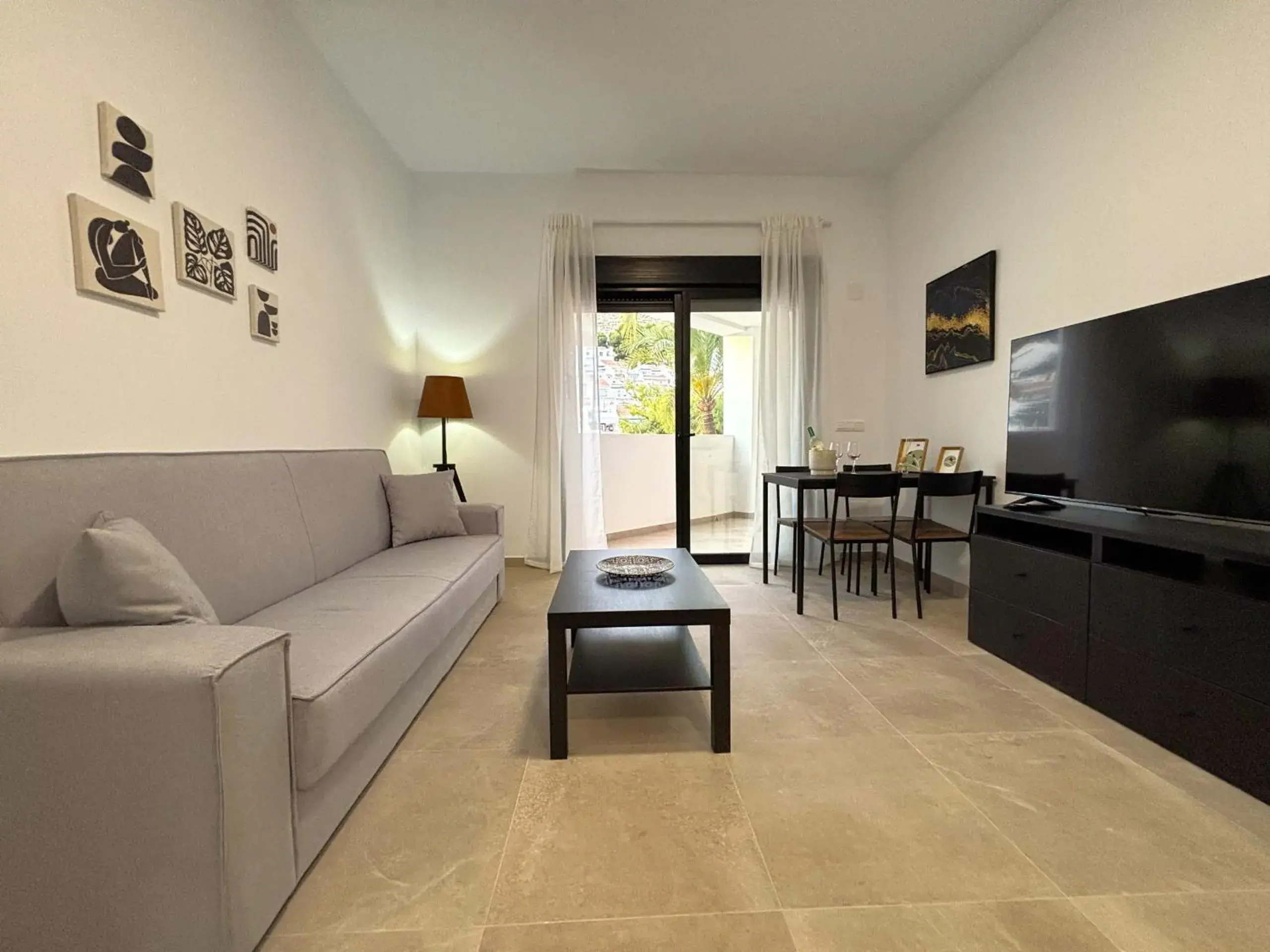 One-Bedroom Apartment with Balcony in Apartamentos & SPA Torres de San Juan One-Bedroom Apartment with Balcony in Apartamentos & SPA Torres de San Juan