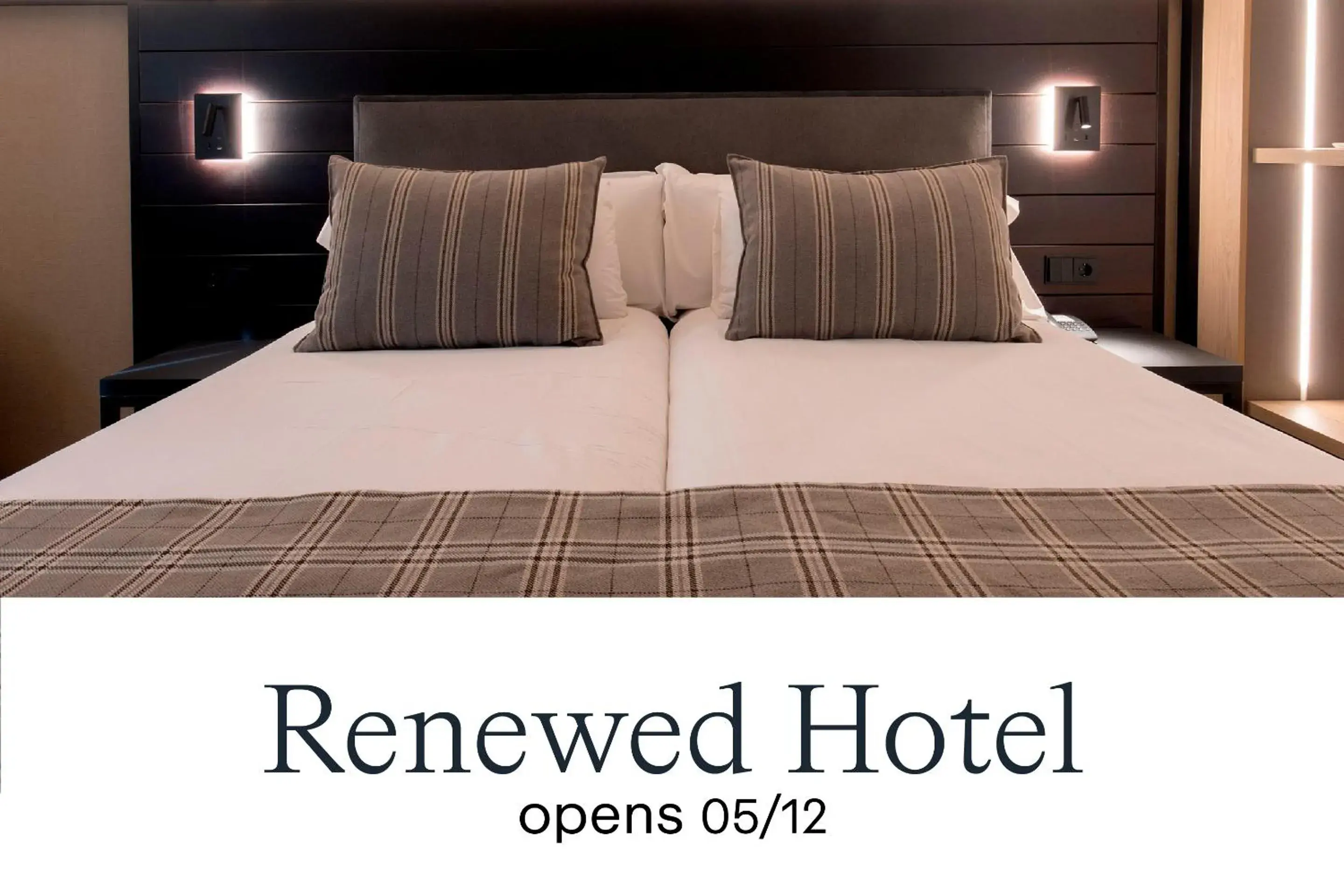 Text overlay, Bed in Hotel Màgic Pas by Nexta Text overlay, Bed in Hotel Màgic Pas by Nexta