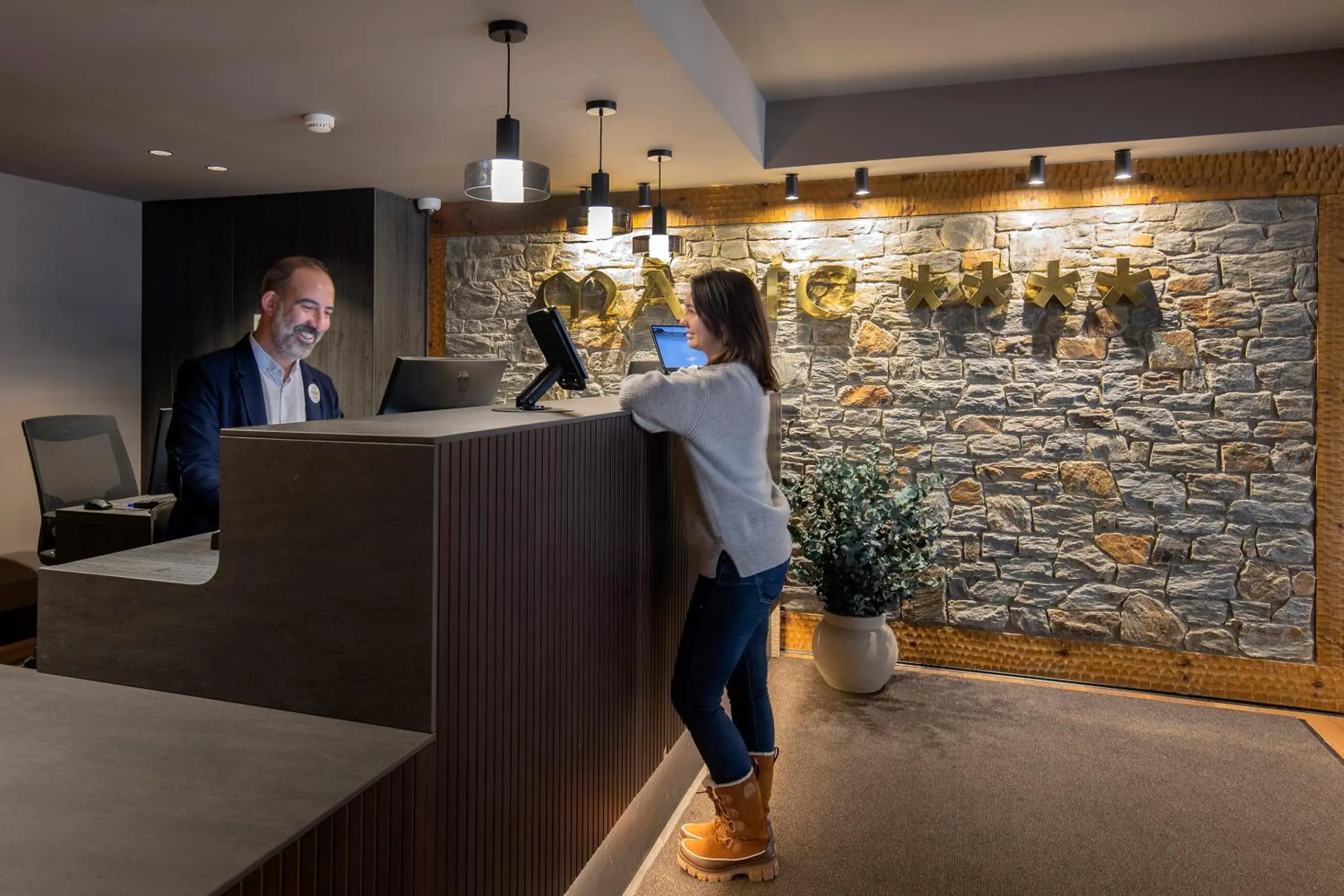 Lobby or reception in Hotel Màgic Pas by Nexta Lobby or reception in Hotel Màgic Pas by Nexta