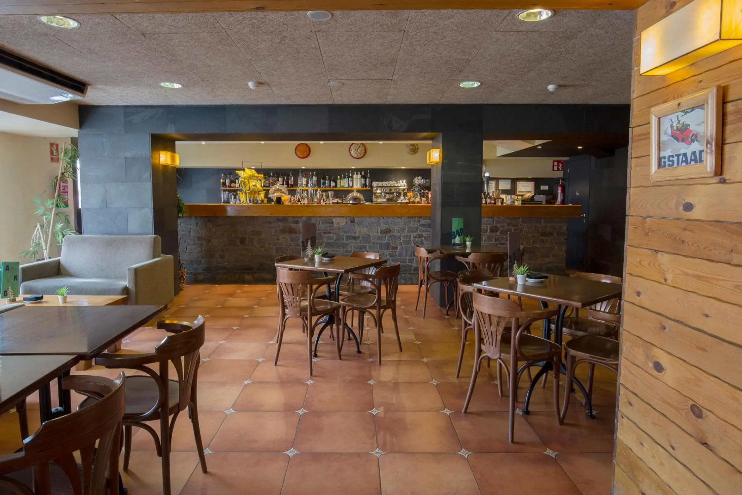 Lounge or bar in Hotel Màgic Pas by Nexta Lounge or bar in Hotel Màgic Pas by Nexta