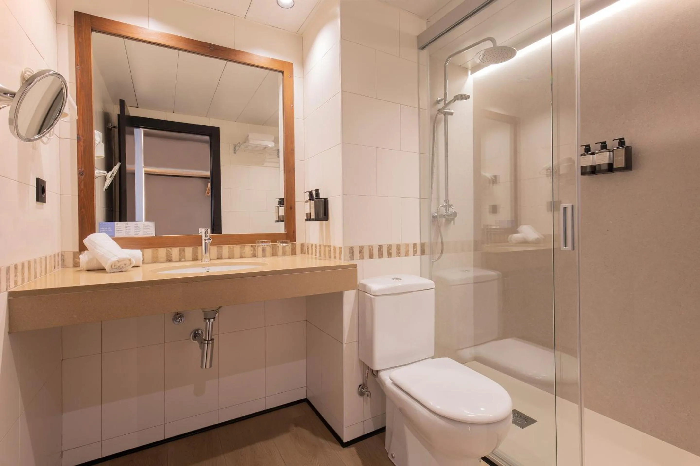 Bathroom in Hotel Màgic Pas by Nexta