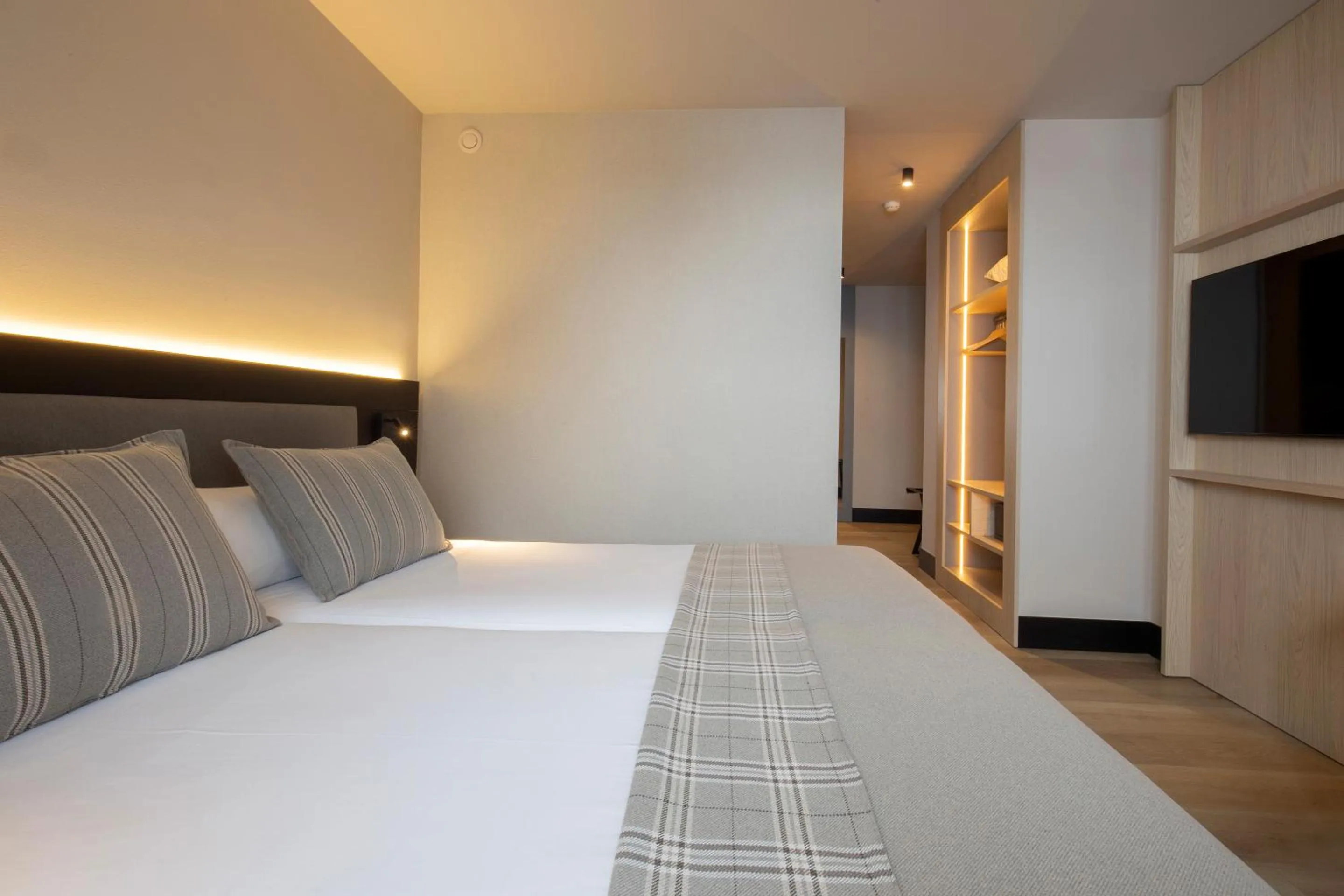 Bedroom, Bed in Hotel Màgic Pas by Nexta