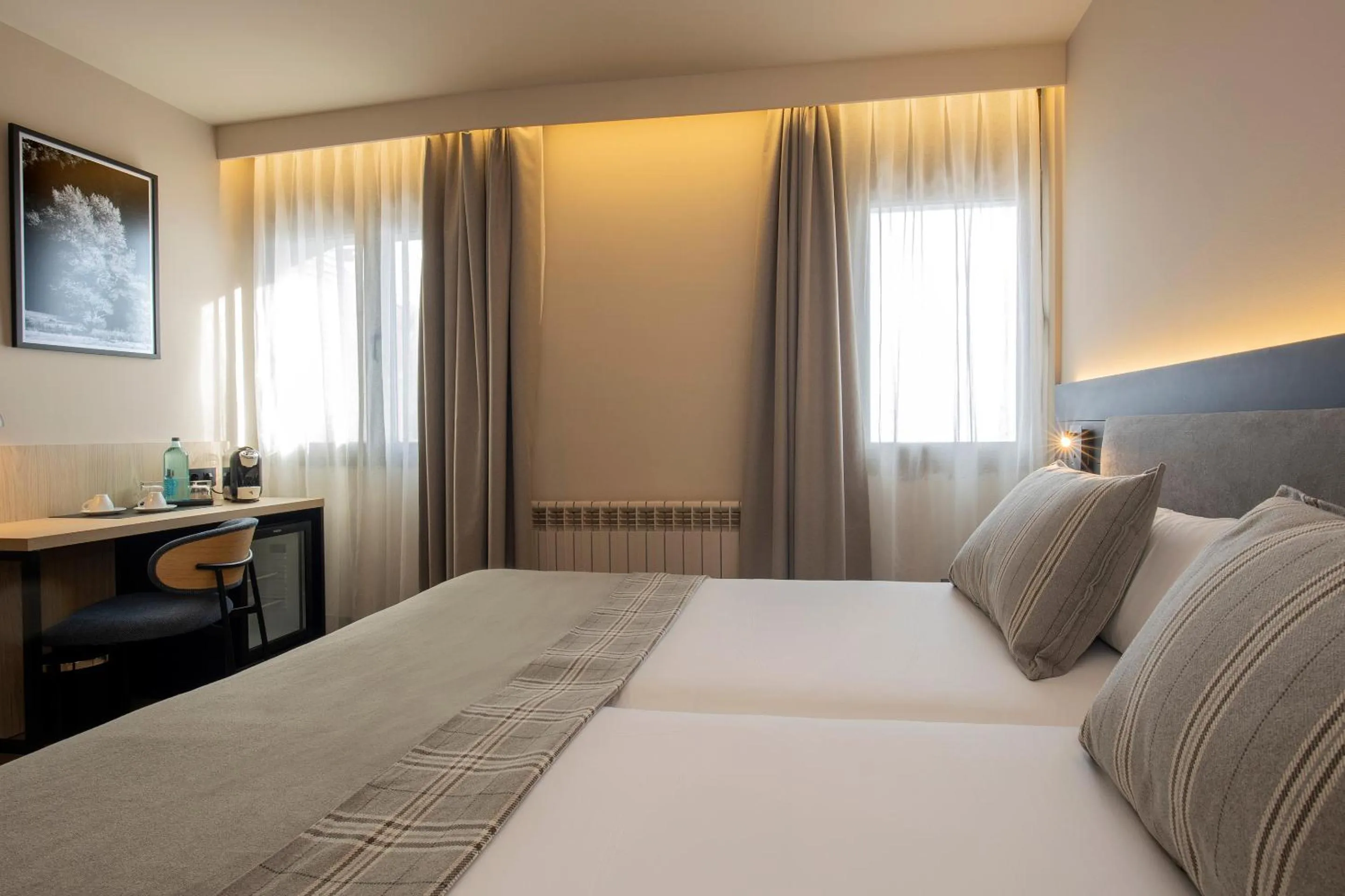 Bedroom, Bed in Hotel Màgic Pas by Nexta