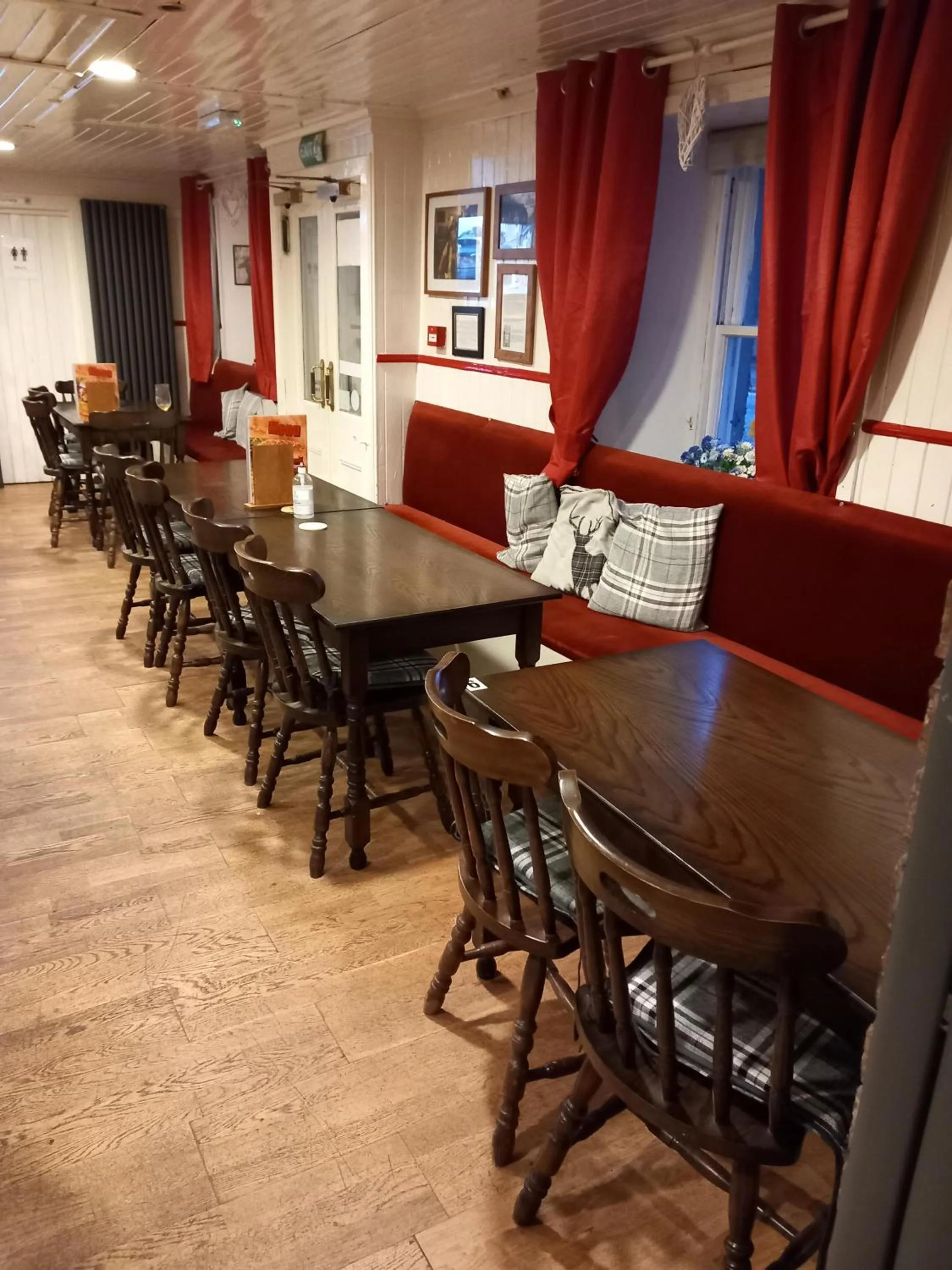 Dining area in Aberdeen Arms Hotel Tarland