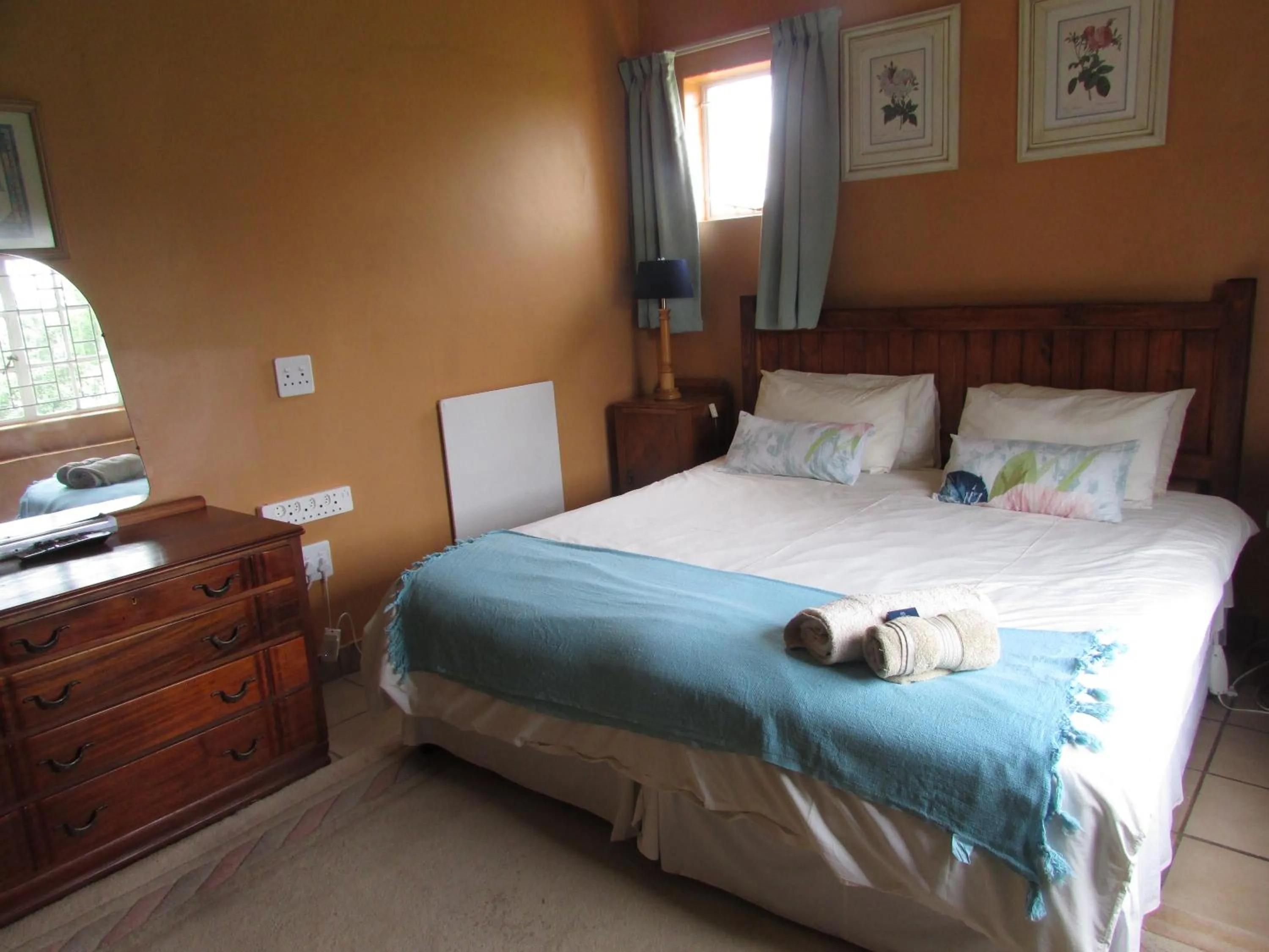 Bedroom, Bed in Absolute Leisure Cottages