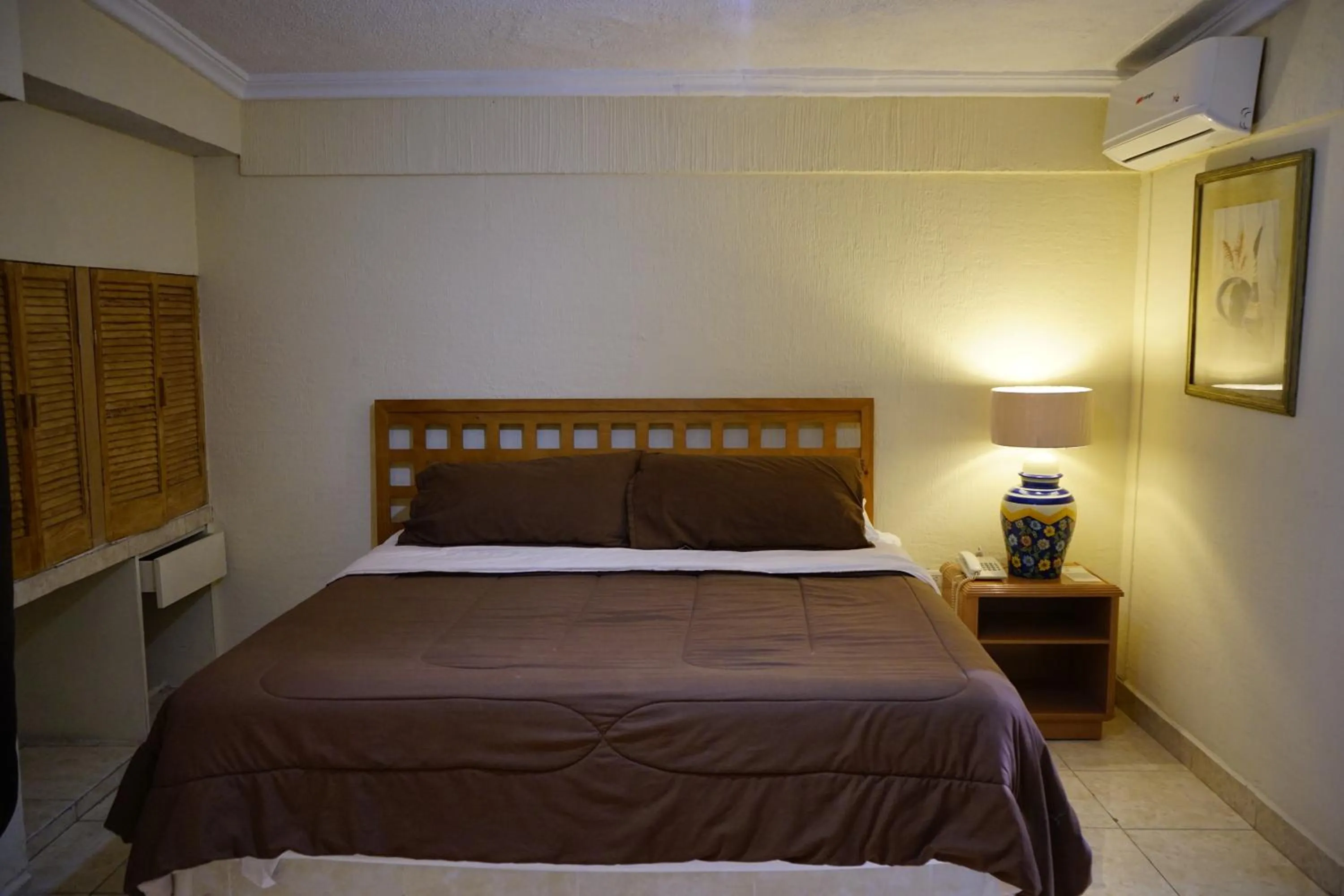 Bed in Hotel Posada del Sol Inn