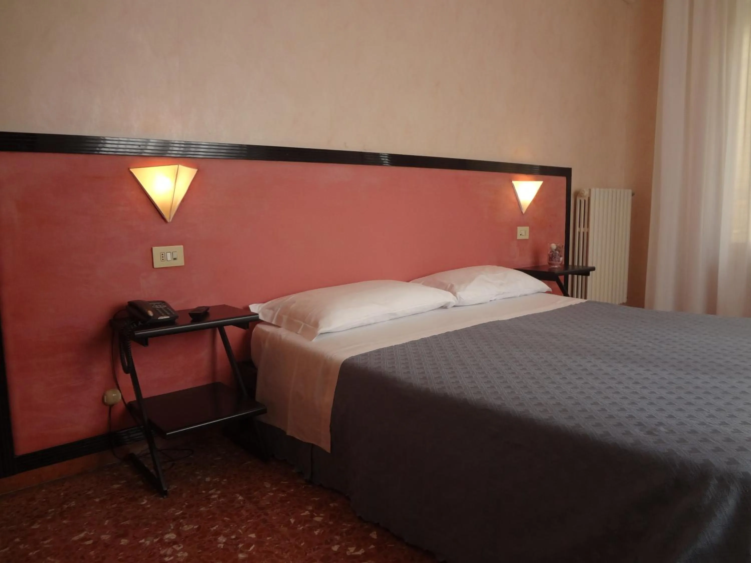 Bedroom, Bed in Hotel Nettuno